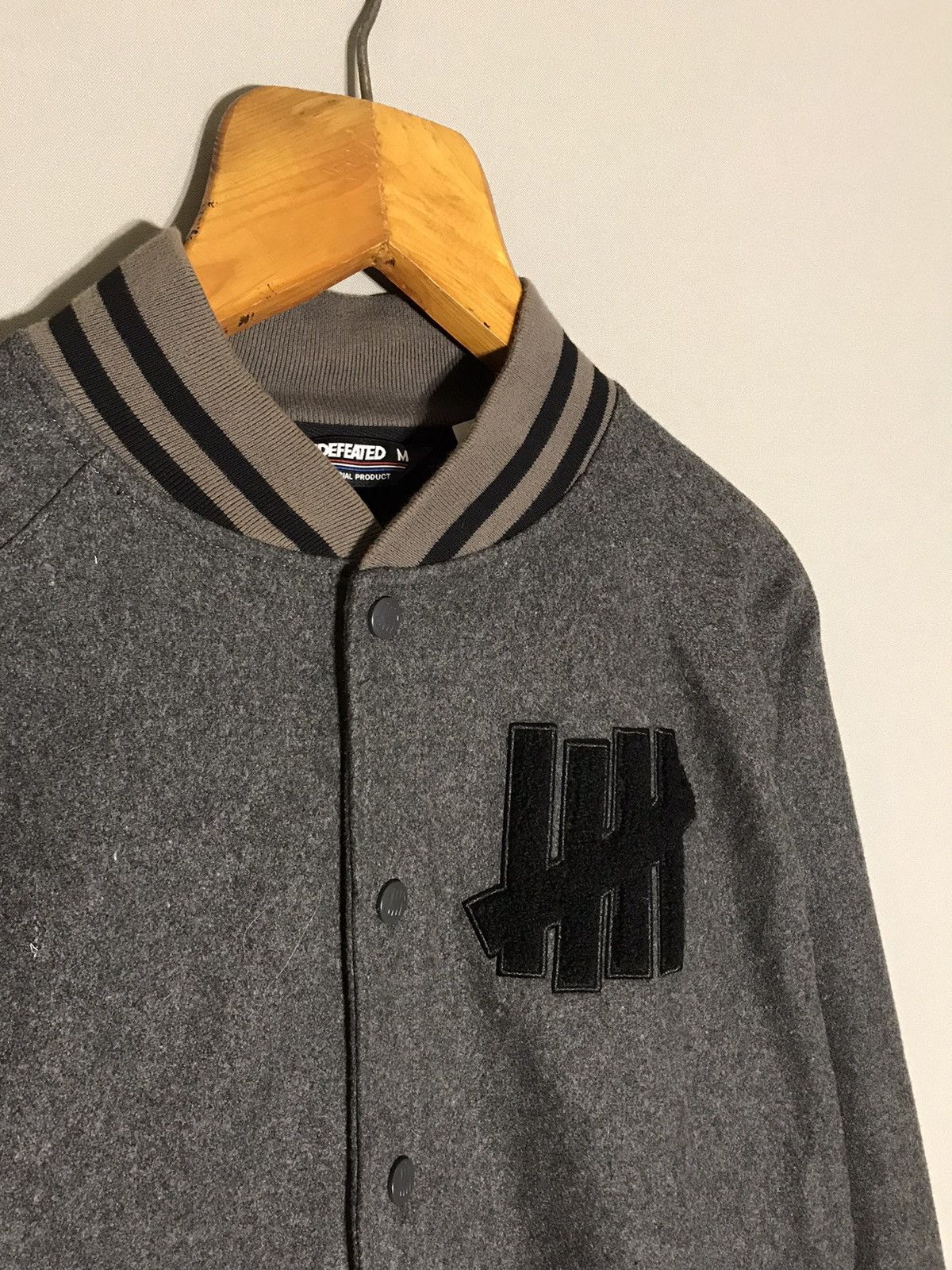Undefeated UNDEFEATED Gray Wool Varsity Bomber Jacket Size US M / EU 48-50 / 2 - 3 Thumbnail