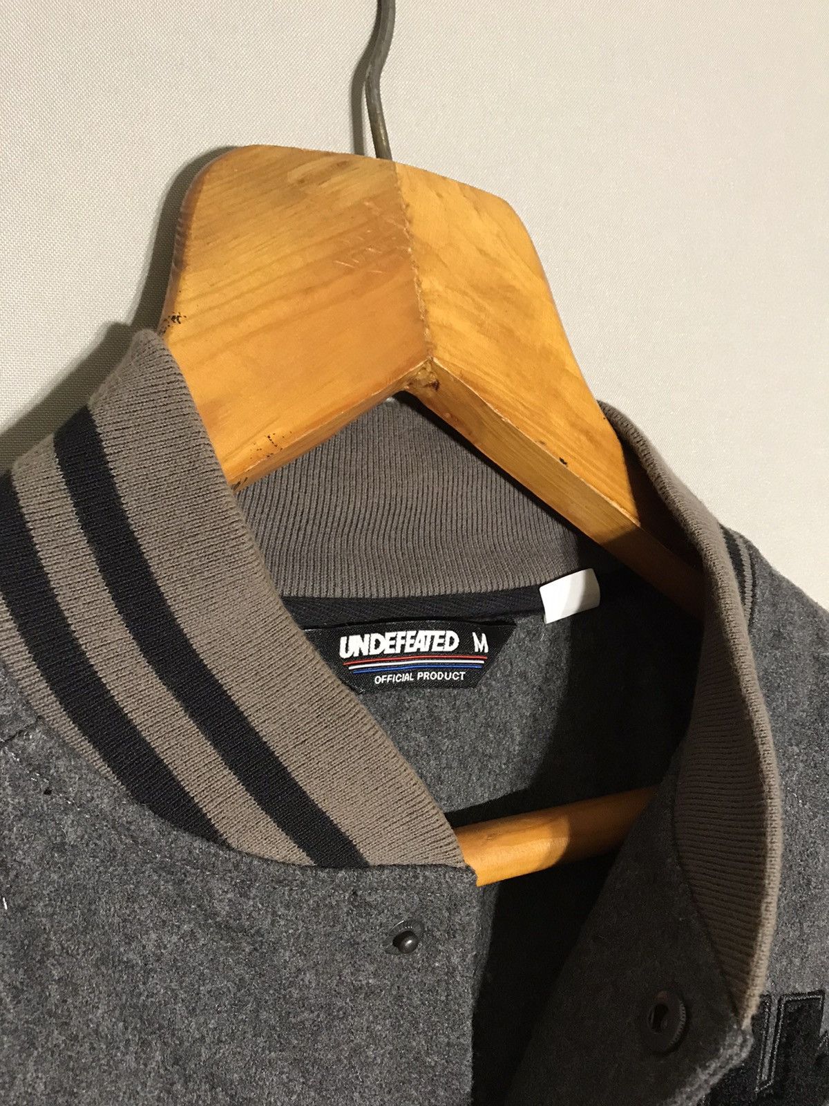 Undefeated UNDEFEATED Gray Wool Varsity Bomber Jacket Size US M / EU 48-50 / 2 - 12 Thumbnail