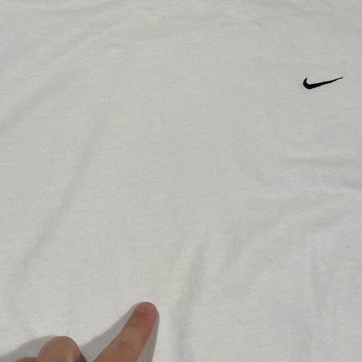 Nike 90’s Nike Mini Swoosh Tee Shirt Size US L / EU 52-54 / 3 - 3 Thumbnail