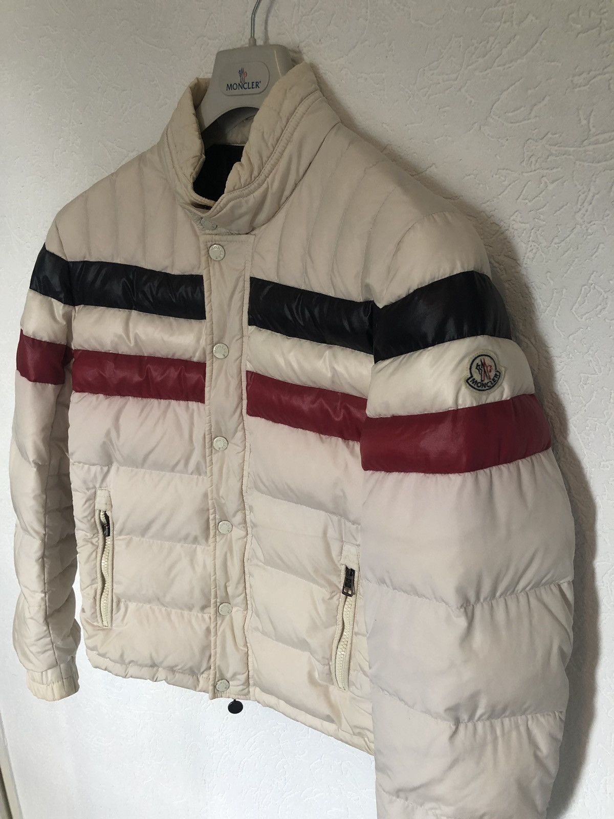 Moncler striped technical on sale menuire sport