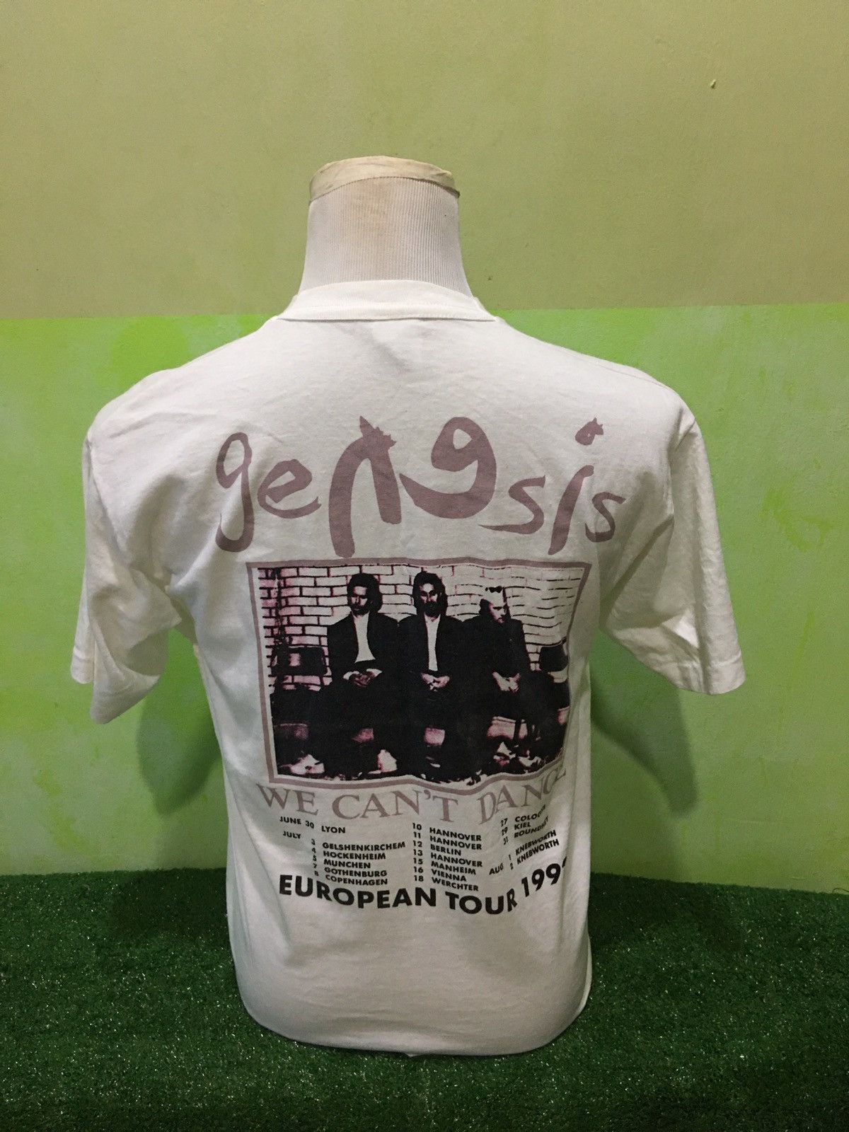 Band Tees × Vintage Vintage Genesis we cant dance European Tour 1992 band Shirt Size US L / EU 52-54 / 3 - 5 Thumbnail