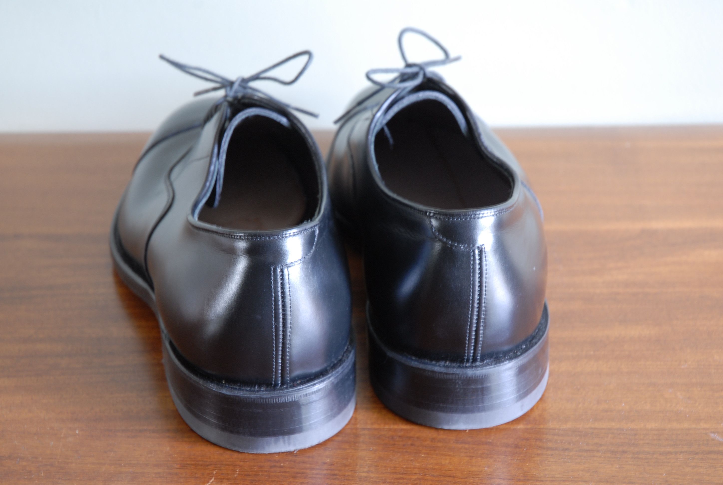 Johnston & Murphy 6-eye black cap toe Oxford, GYW, EUC, 9EEE Size US 9 / EU 42 - 4 Thumbnail