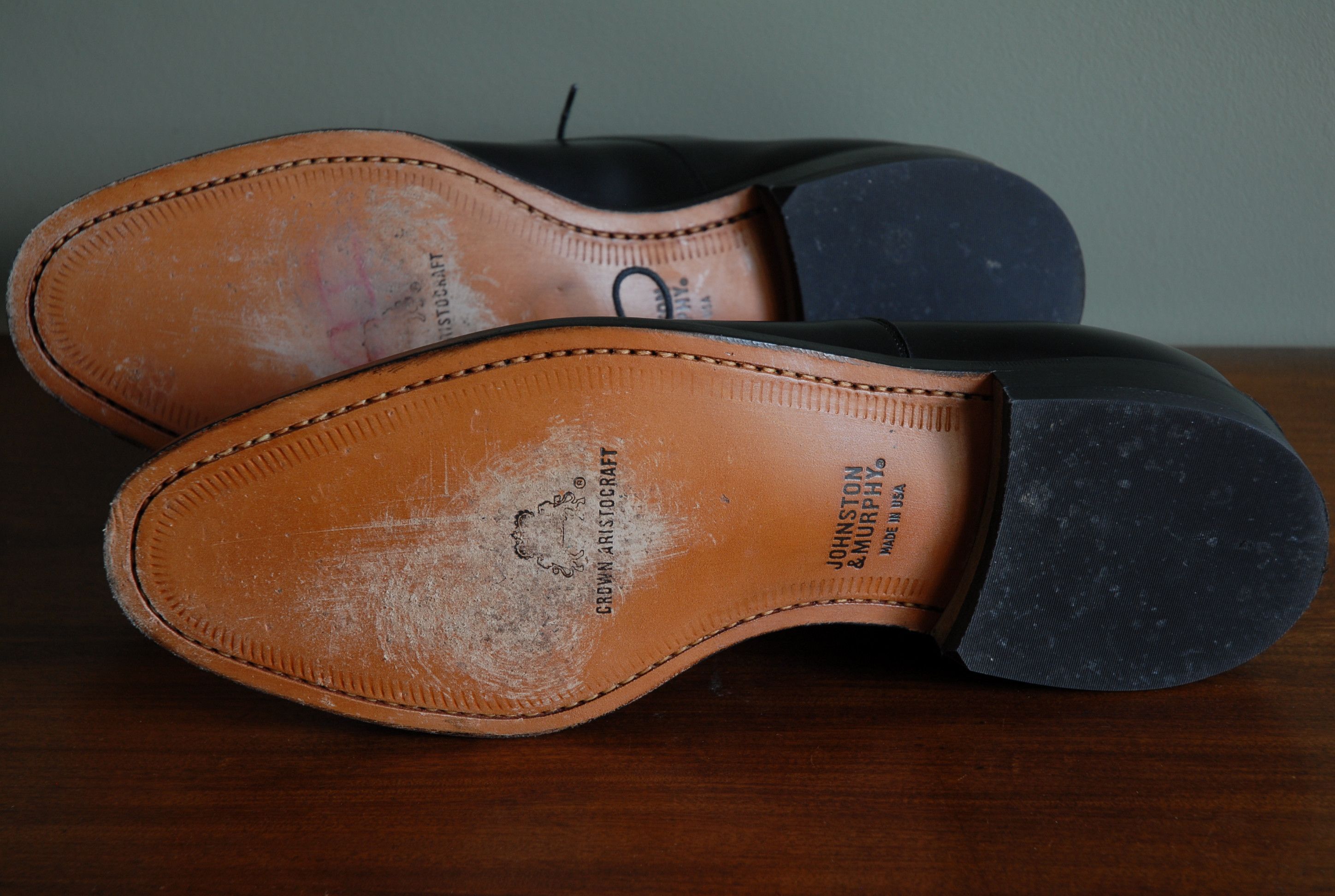 Johnston & Murphy 6-eye black cap toe Oxford, GYW, EUC, 9EEE Size US 9 / EU 42 - 7 Thumbnail