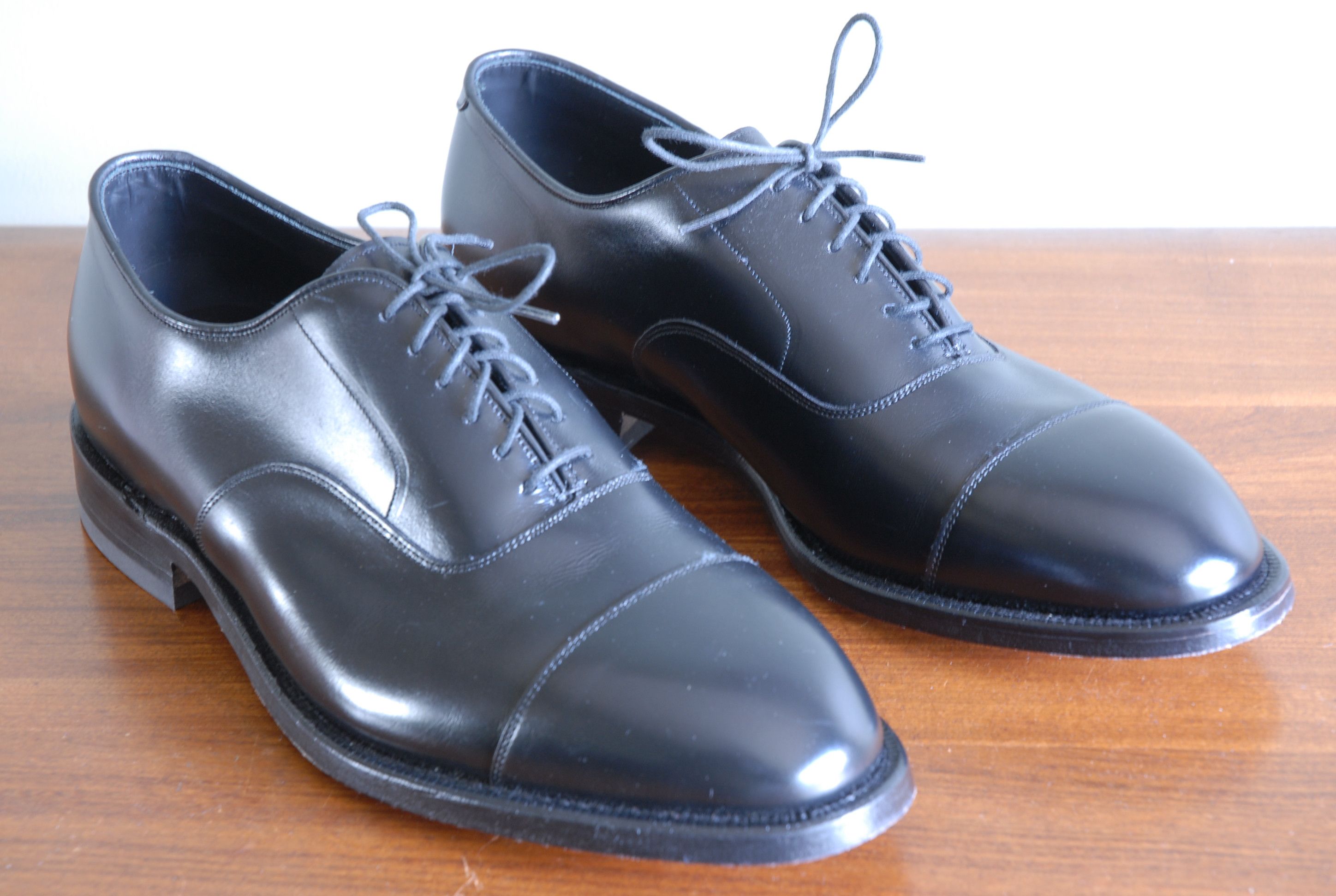 Johnston & Murphy 6-eye black cap toe Oxford, GYW, EUC, 9EEE Size US 9 / EU 42 - 1 Thumbnail