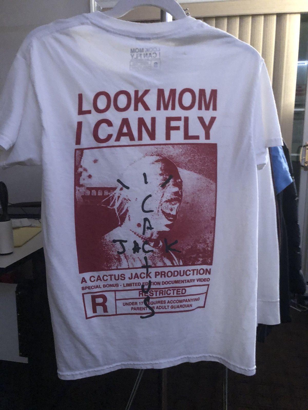 Travis Scott Look Mom I Can Fly Documentary Merch Tee Size US S / EU 44-46 / 1 - 2 Thumbnail