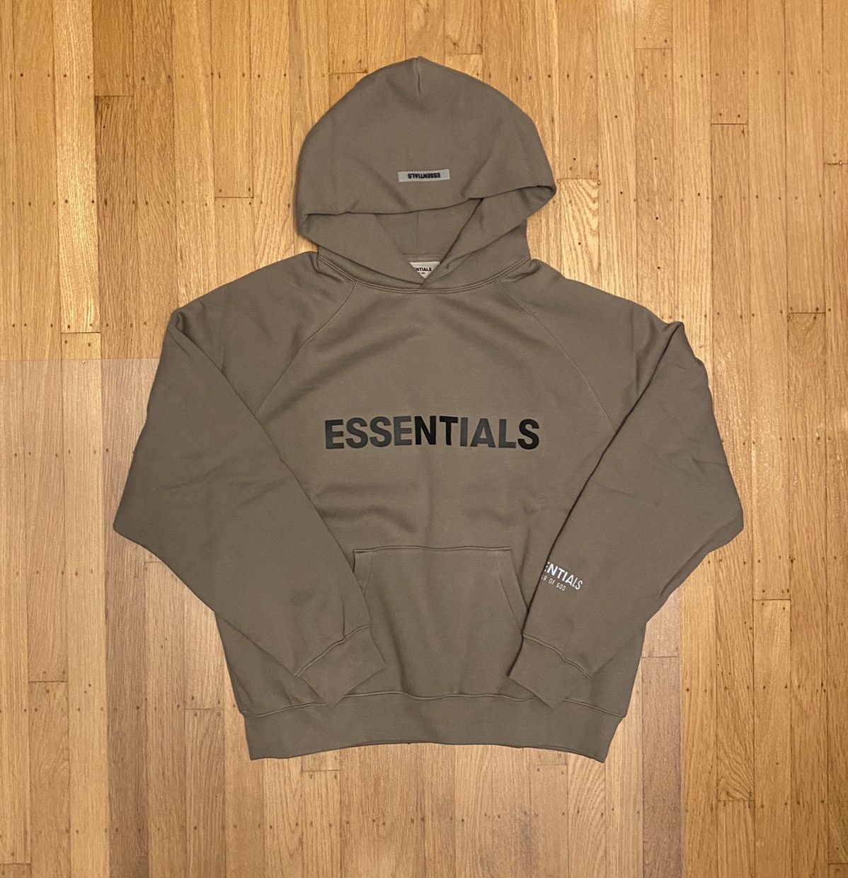 Fear of god essentials 3d outlet silicon applique pullover hoodie moss