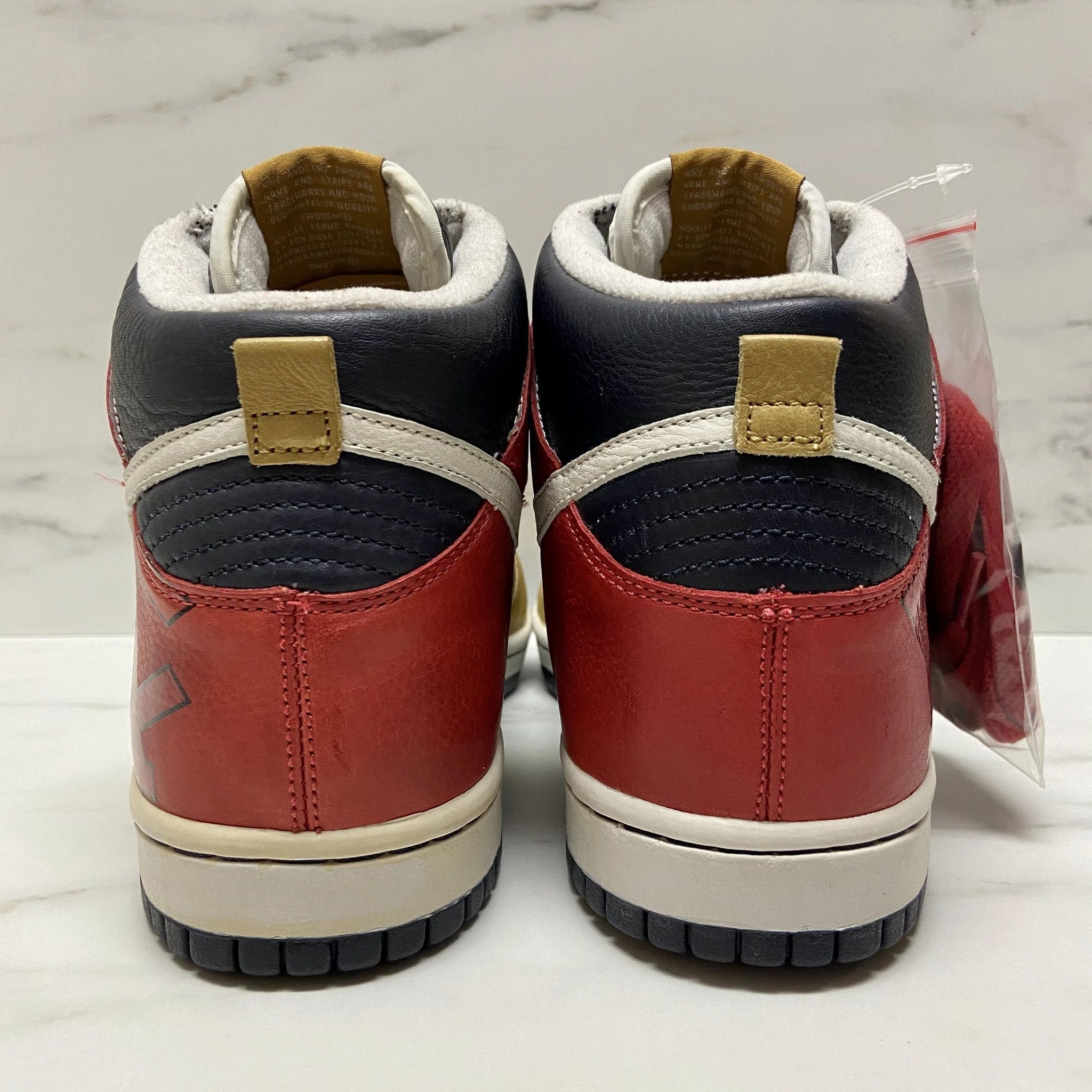 Nike 2007 Nike Dunk High UTT Barnstormers Untold Truth SB Size US 8 / EU 41 - 4 Thumbnail