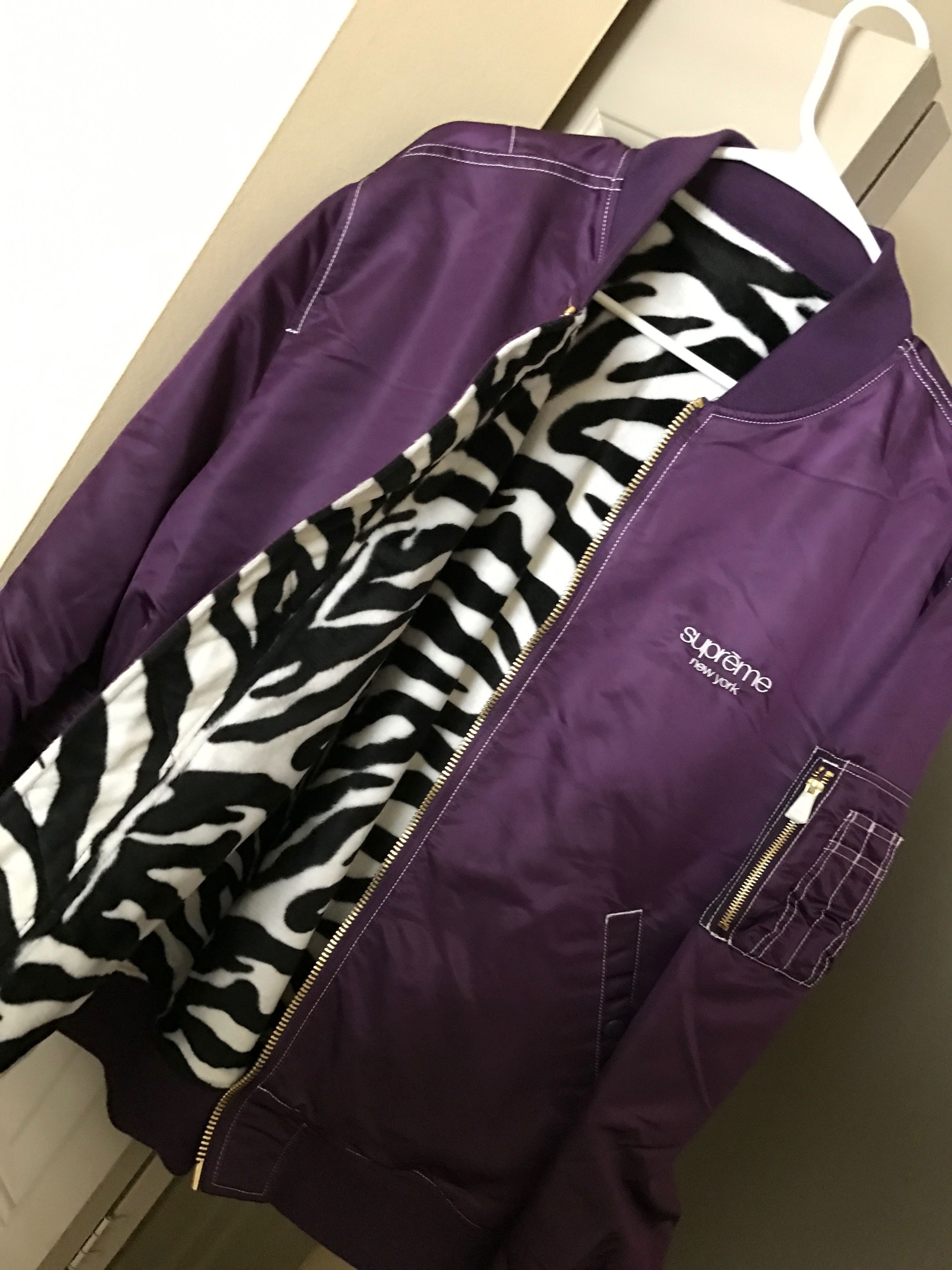 ジャケット・アウター supreme Contrast Stitch Reversible MA-1 Supreme Contrast Stitch Reversible MA-1 Jacket (SS17) - $328