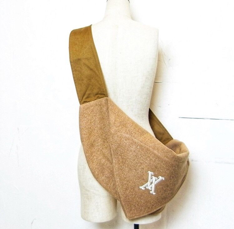 Alexander Lee Chang Postman-Fu Bag ..Wool Materials!! Size ONE SIZE - 10 Thumbnail