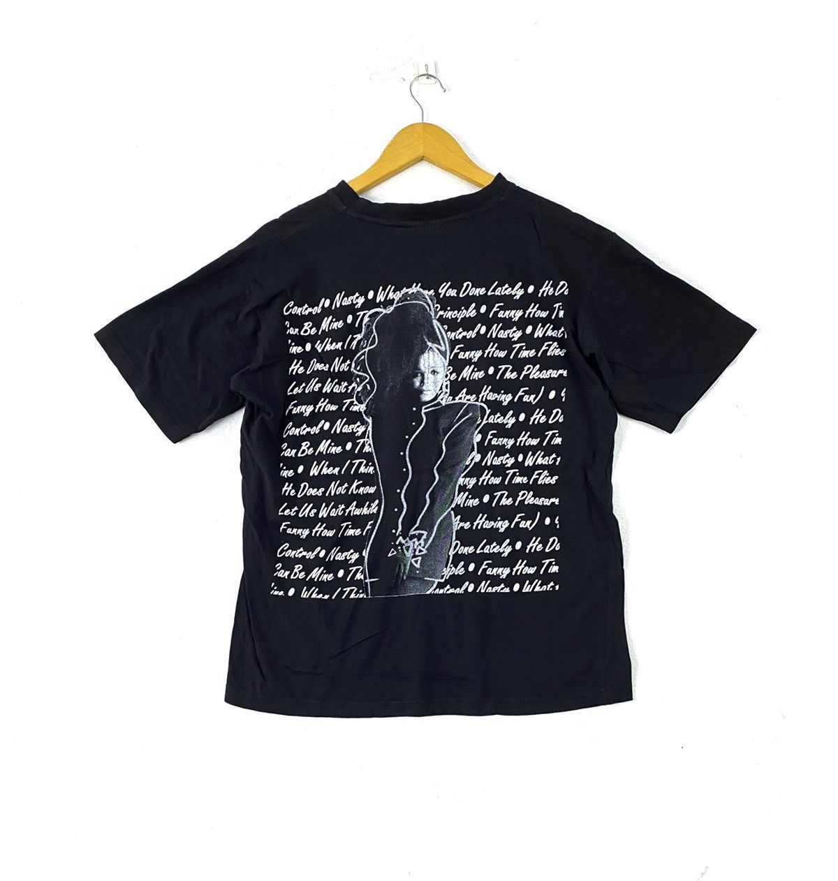Band Tees vintage 1994 JANET JACKSON because of love rare t-shirts Size US L / EU 52-54 / 3 - 1 Thumbnail