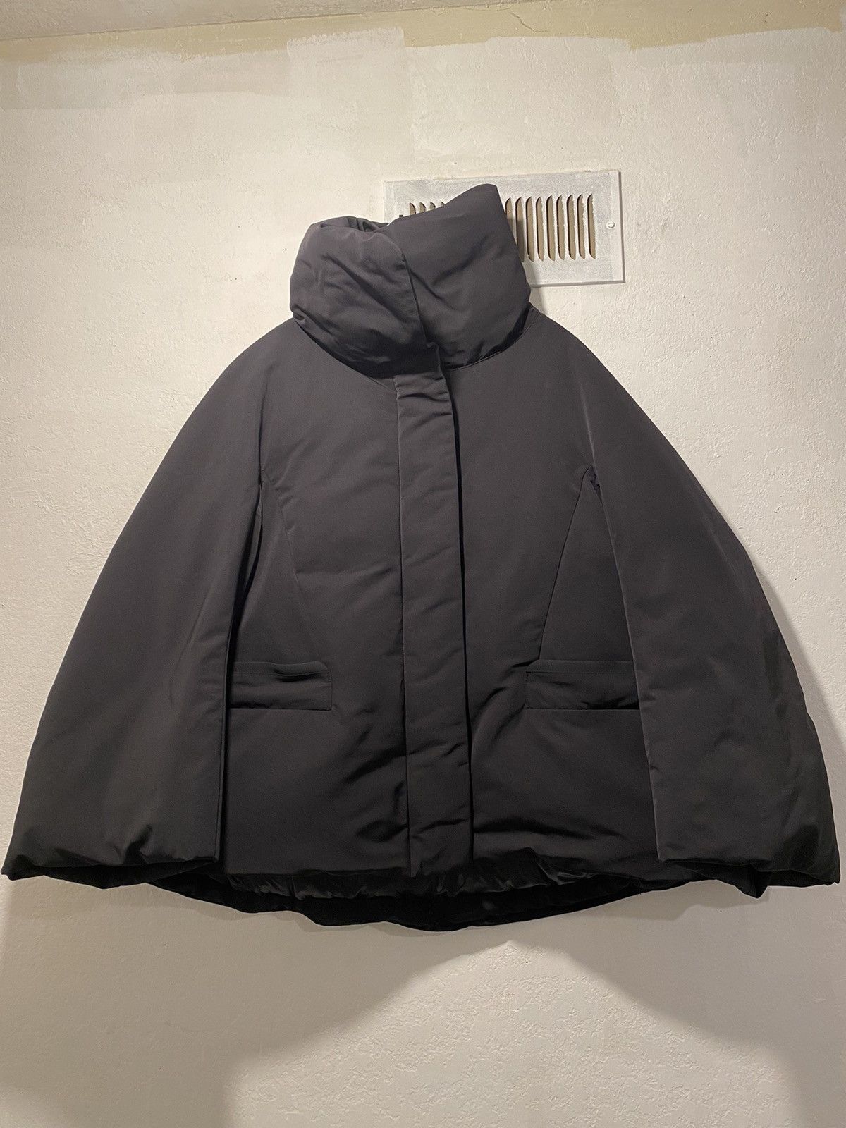 Jil Sander × Uniqlo WOMEN +J HYBRID DOWN JACKET Size US M / EU 48-50 / 2 - 2 Thumbnail