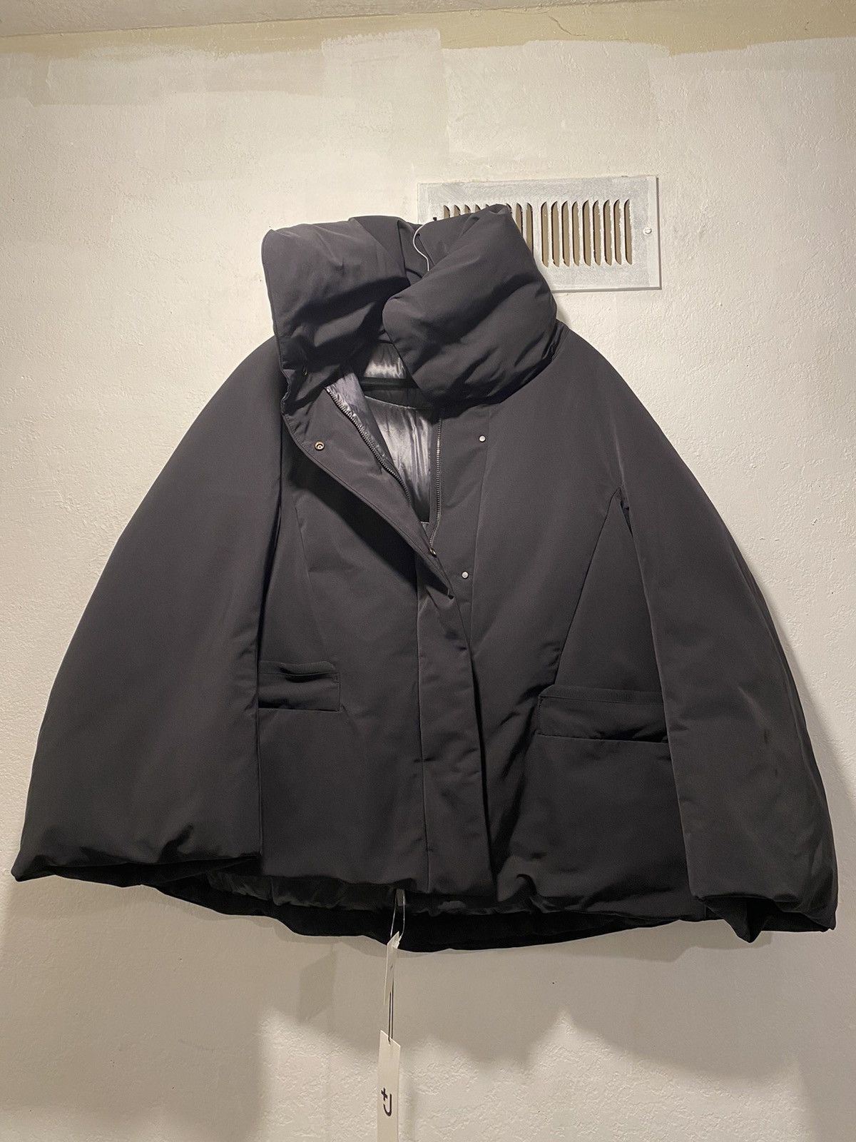 Jil Sander × Uniqlo WOMEN +J HYBRID DOWN JACKET Size US M / EU 48-50 / 2 - 3 Thumbnail