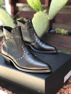 Saint laurent discount dakota boots