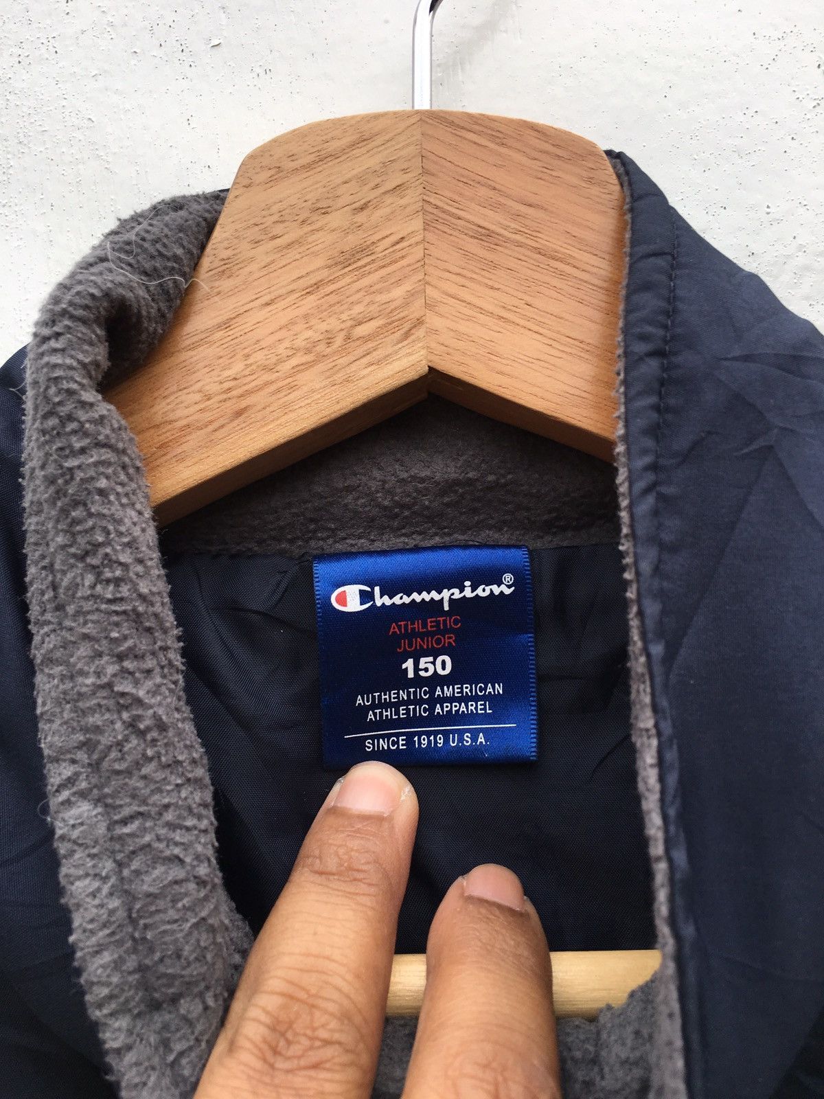 Champion Vintage Champion spell out big logo Light Jacket Size US M / EU 48-50 / 2 - 14 Thumbnail