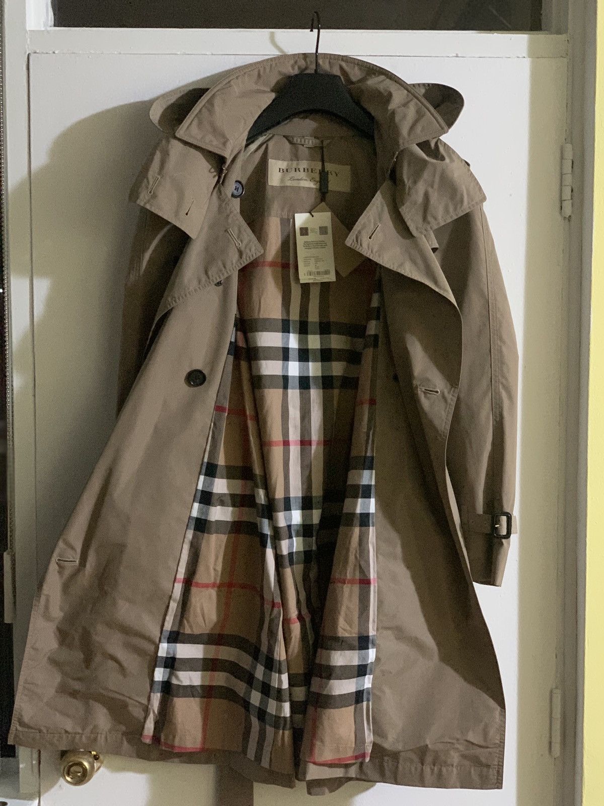 Burberry Raincoat Burberry amberFord trench size 04 Grailed