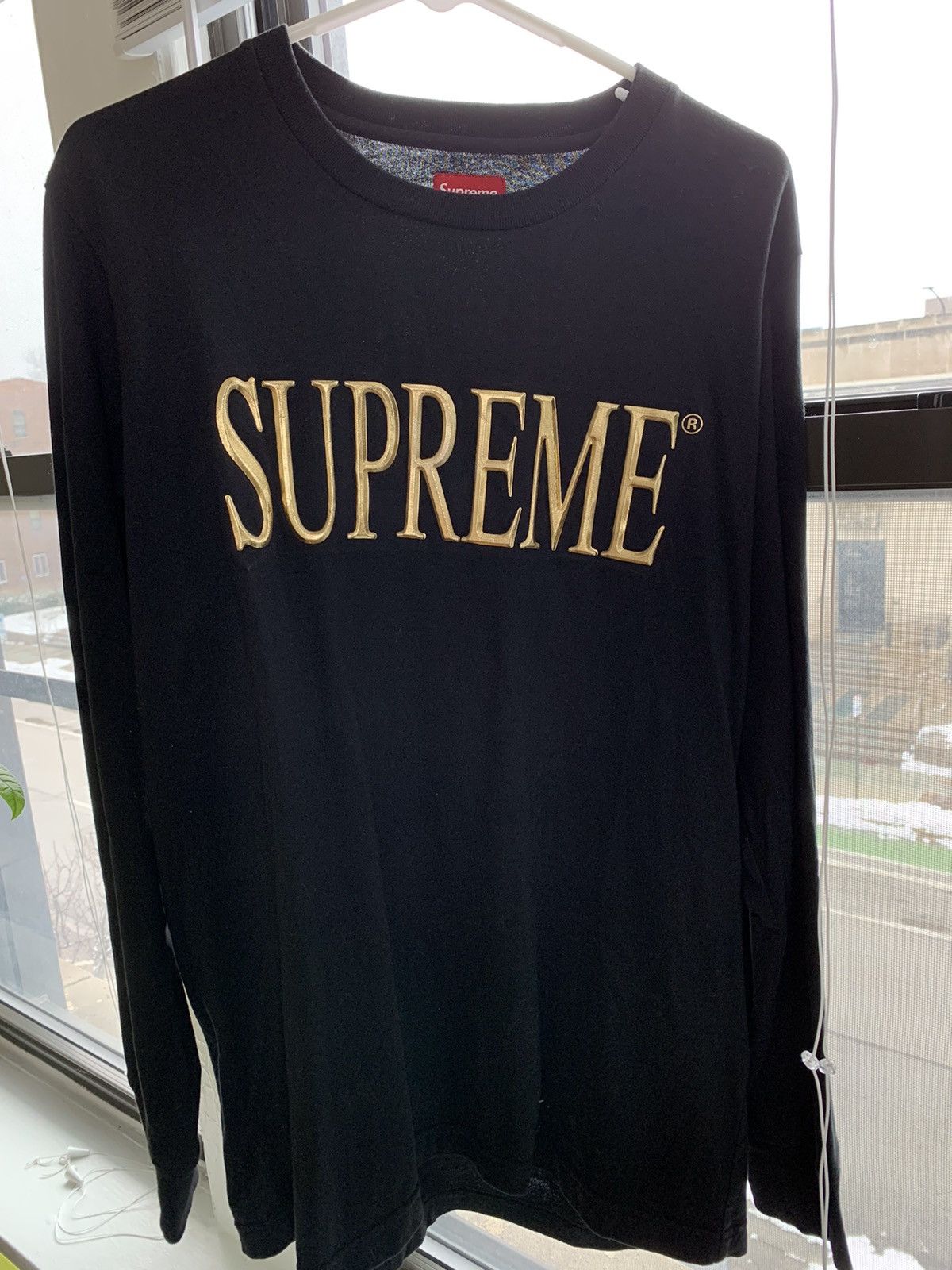 Supreme gold logo long hot sale sleeve