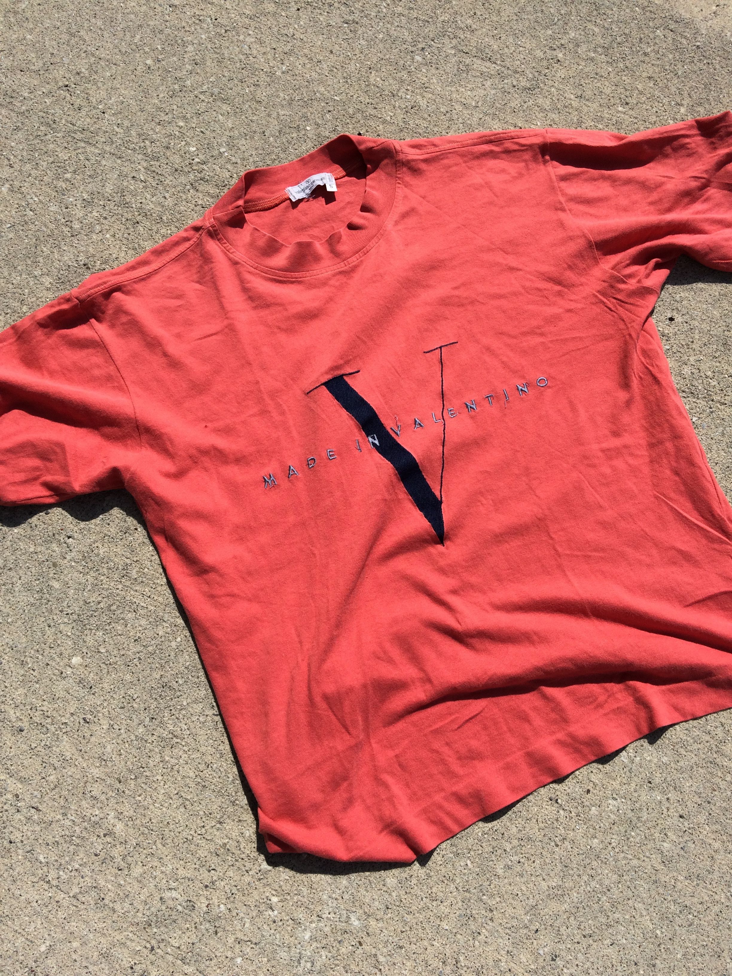 Tシャツ・カットソー VALENTINO Men T-shirt Red 6V3MG16RAPV RHK Valentino VALENTINO GARAVANI Men T-Shirts 6V3MG16RAPV RHK