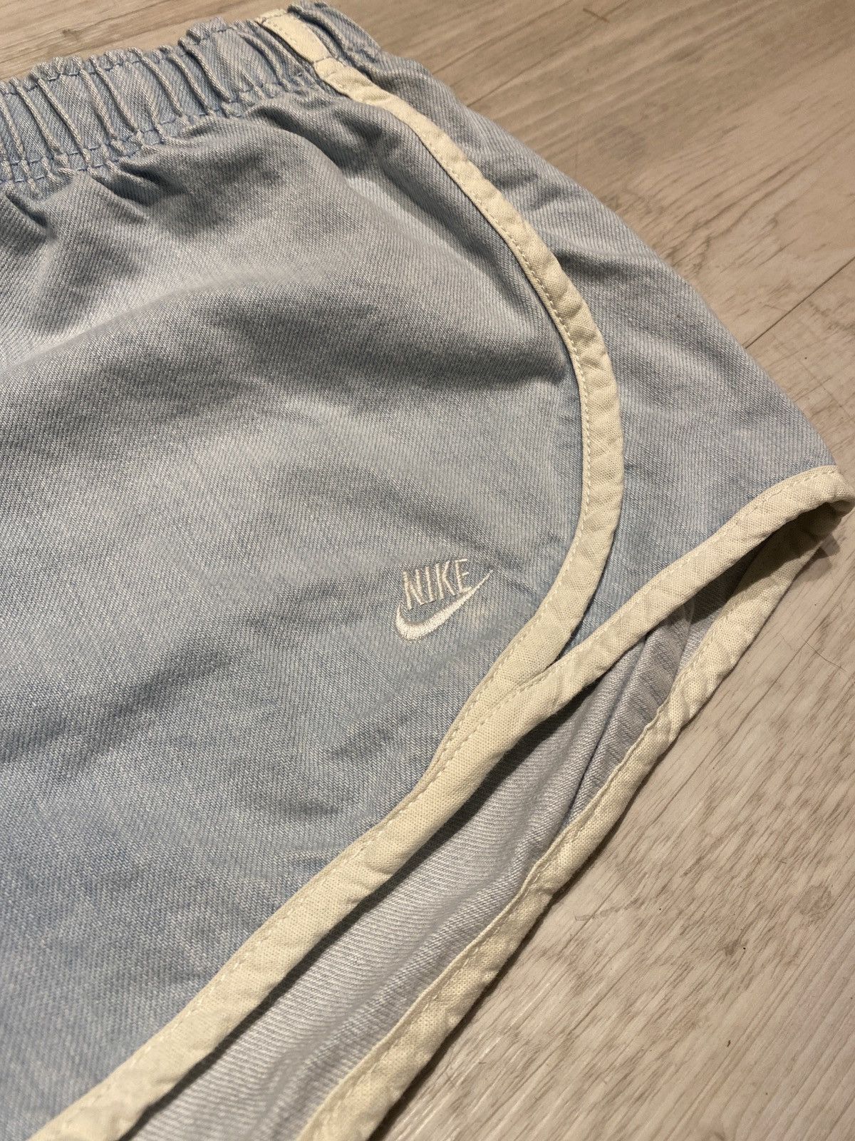 Nike × Vintage Vintage 90s Nike light denim short shorts Size US 26 / EU 42 - 2 Thumbnail