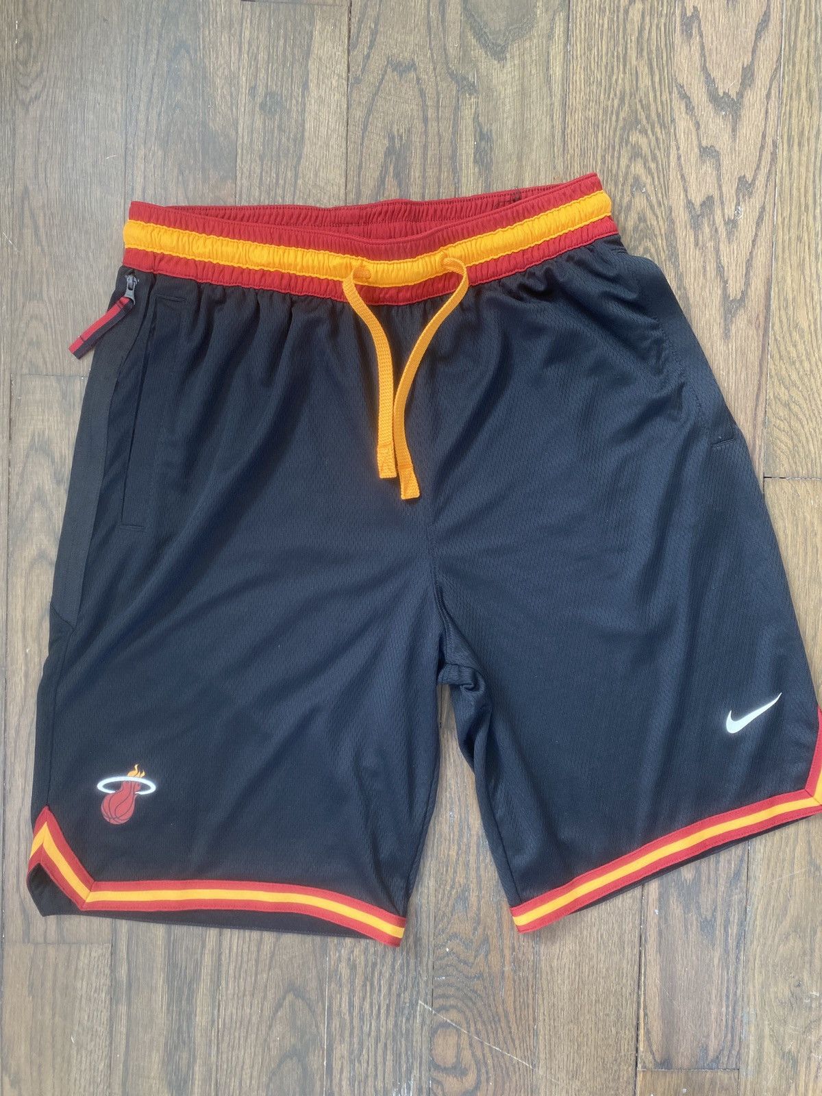 Nike basket shorts