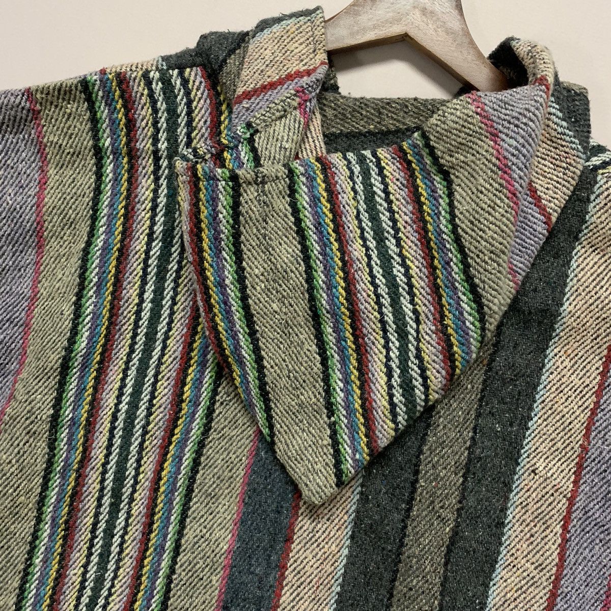 Earth Ragz × Rainbow Earth Ragz Mexican Rainbow Baja Striped Hooded Large Size Size US L / EU 52-54 / 3 - 8 Thumbnail