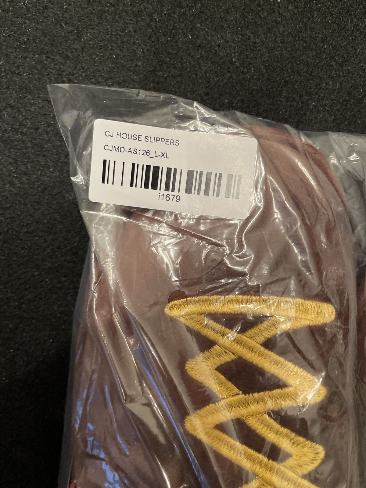 Travis Scott travis scott x mc donald’s house slippers (l-xl) Size US 13 / EU 46 - 4 Thumbnail