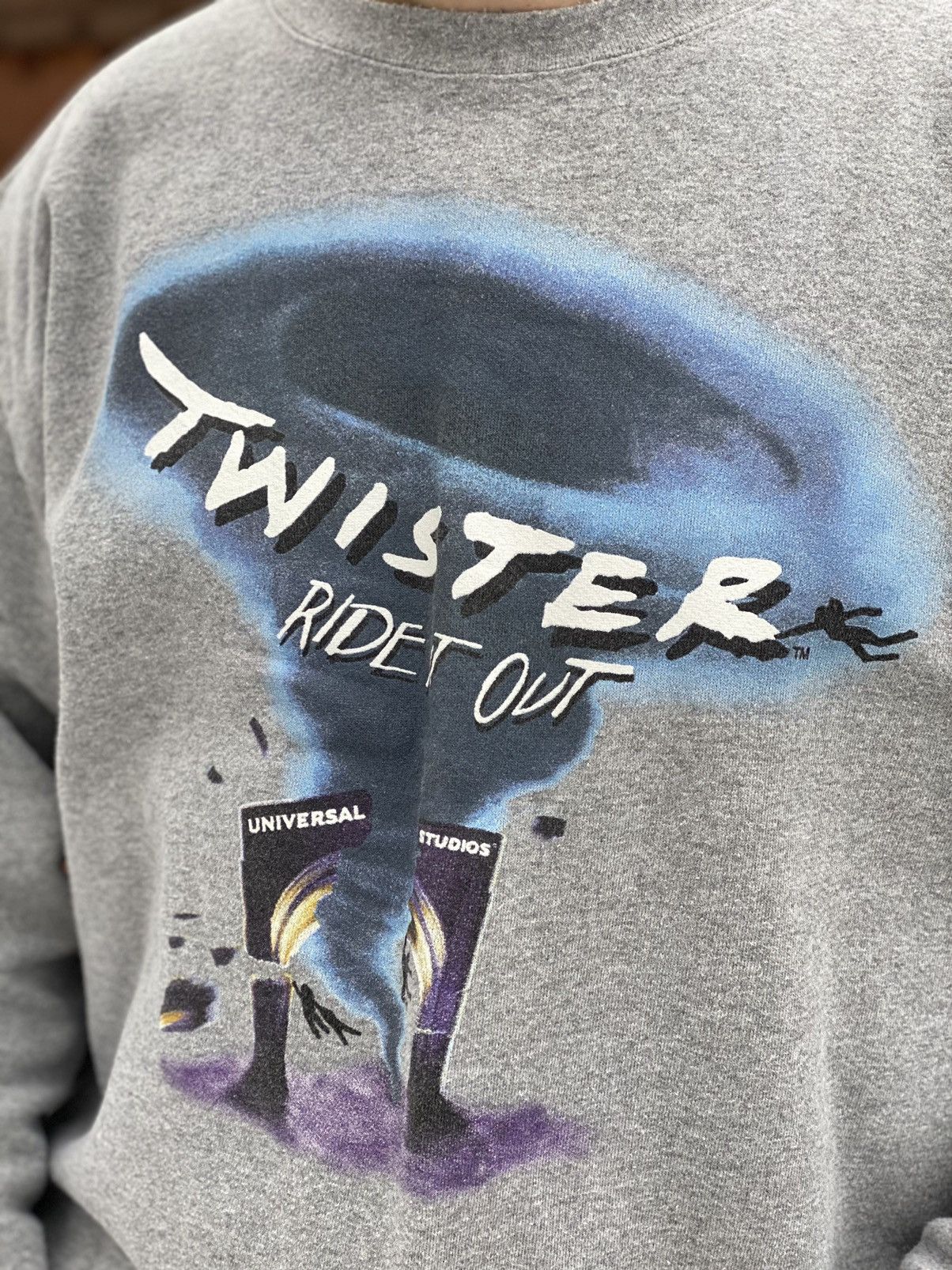 Vintage 90s Universal Studios twister ride it out shops pullover crewneck sweatshirt