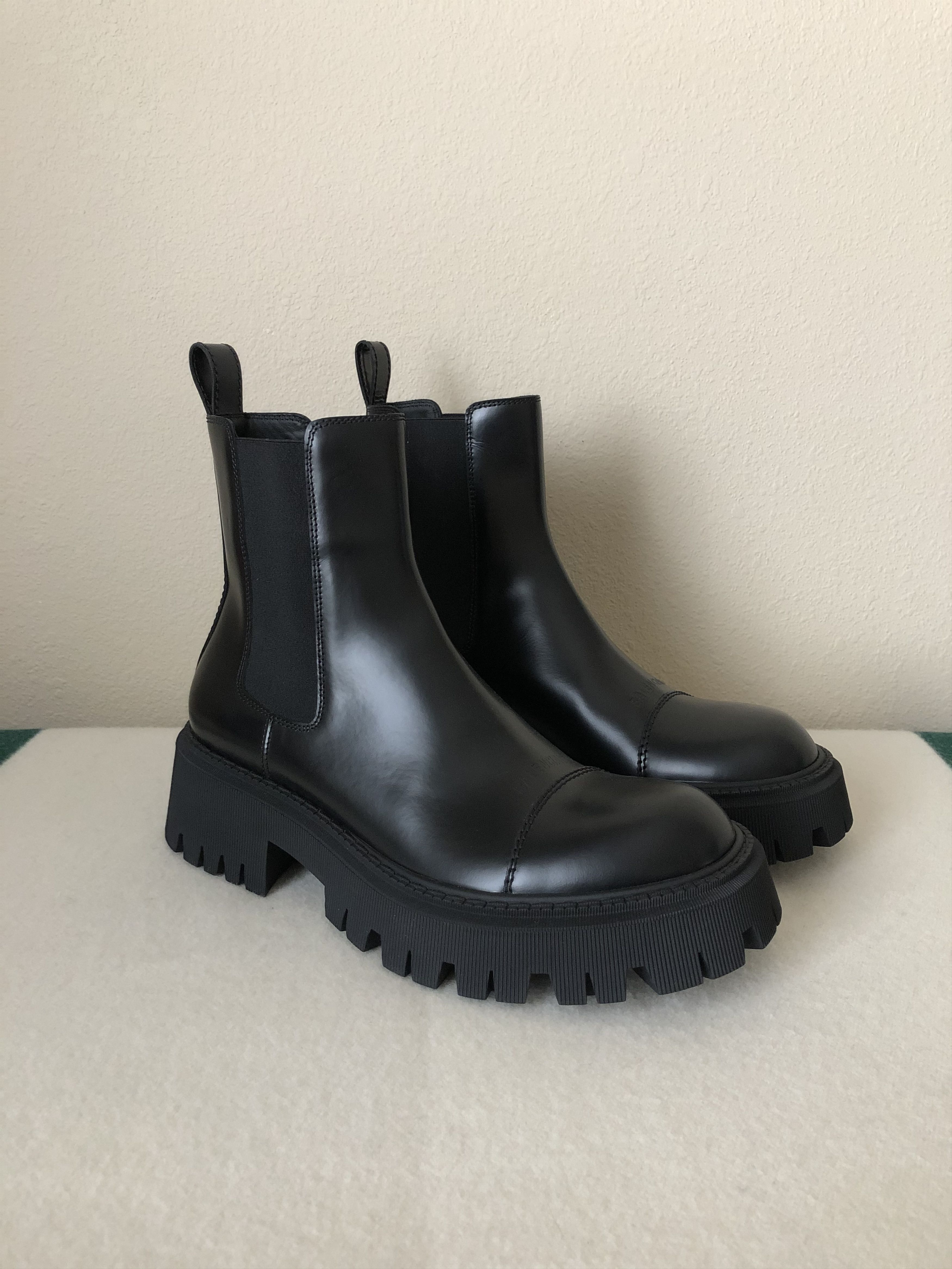 Balenciaga Balenciaga 20mm Tractor Chelsea Boots Size US 11 / EU 44 - 1 Thumbnail