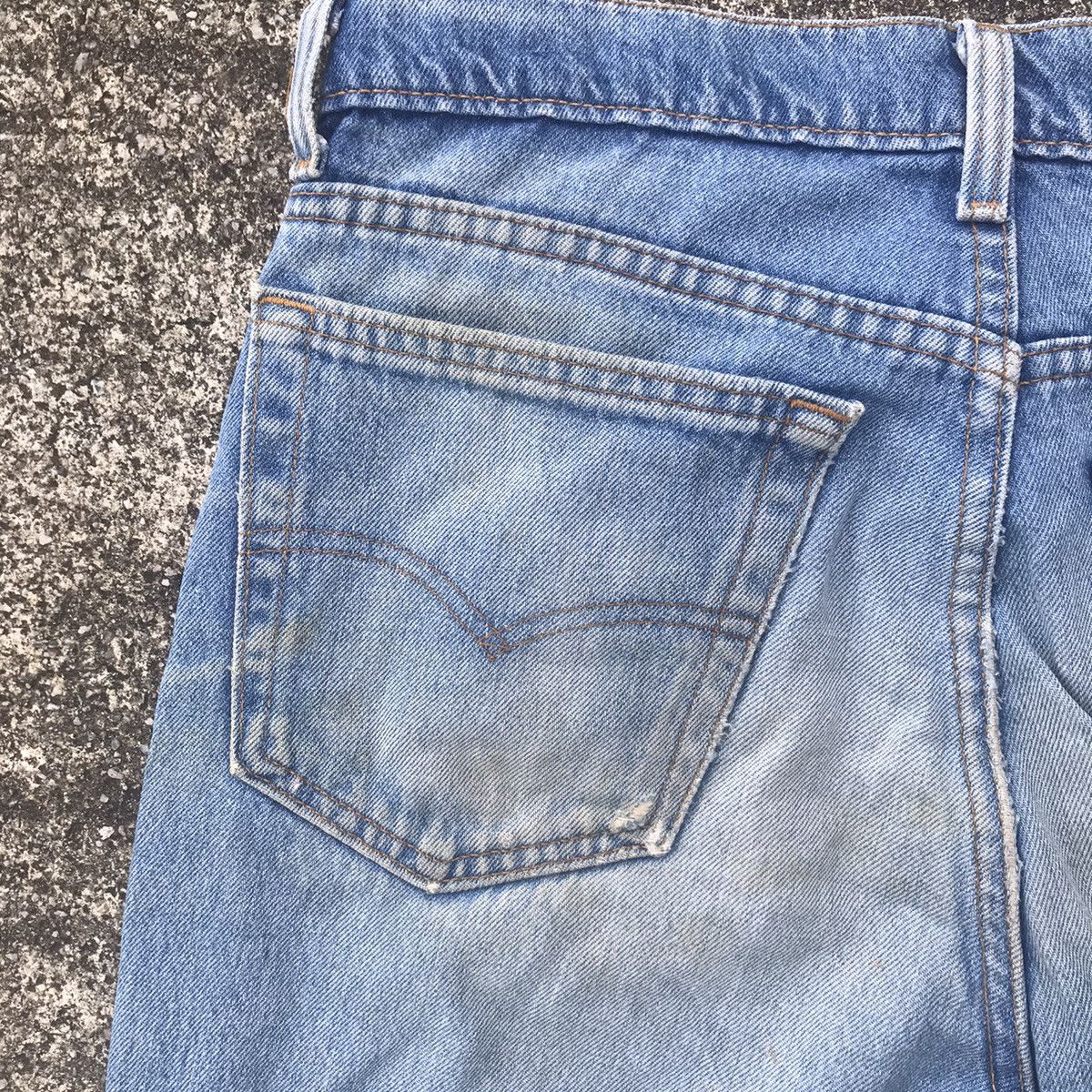 Levi's Vintage 90s Levis 520 Distressed Denim Made in USA Size US 32 / EU 48 - 13 Thumbnail
