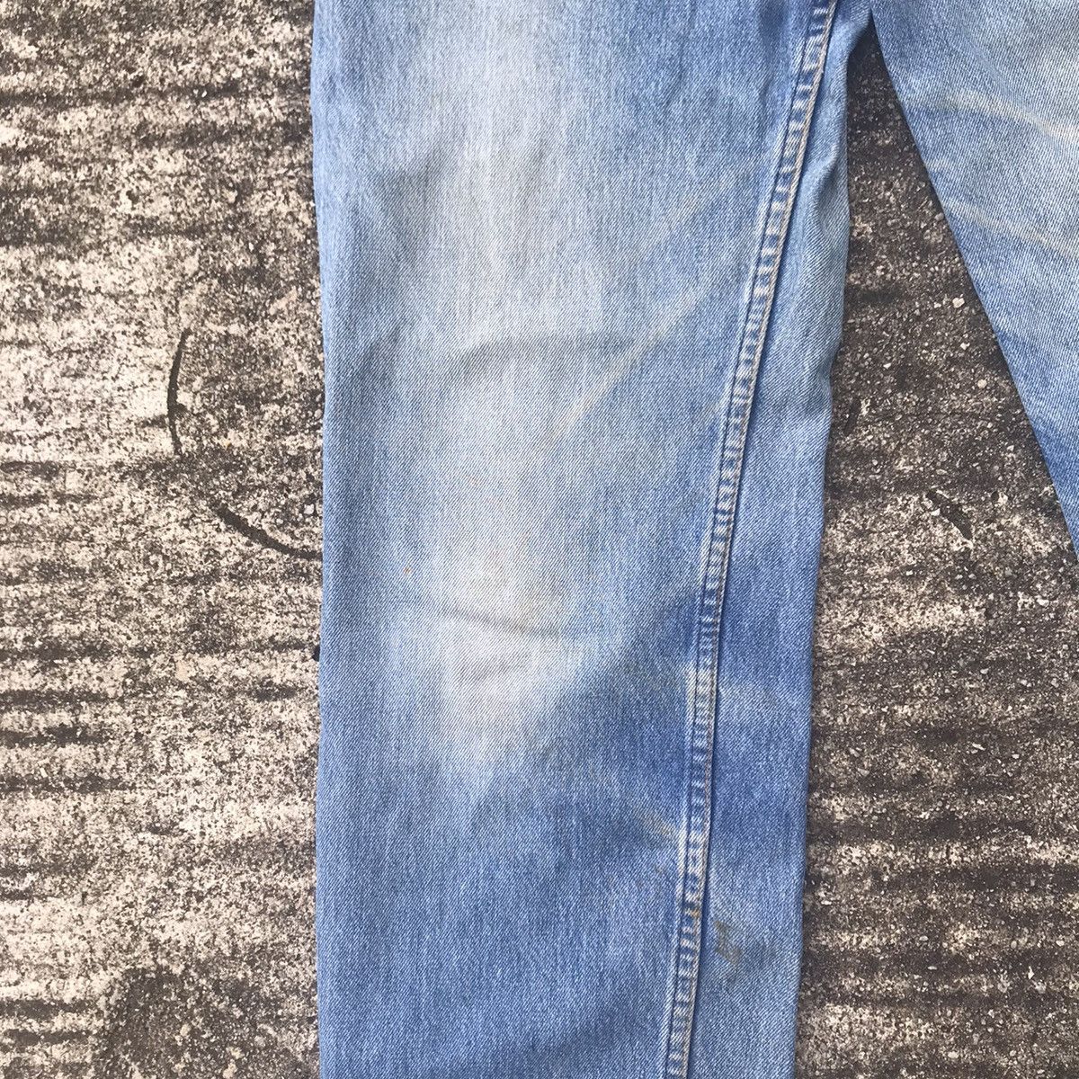 Levi's Vintage 90s Levis 520 Distressed Denim Made in USA Size US 32 / EU 48 - 8 Thumbnail