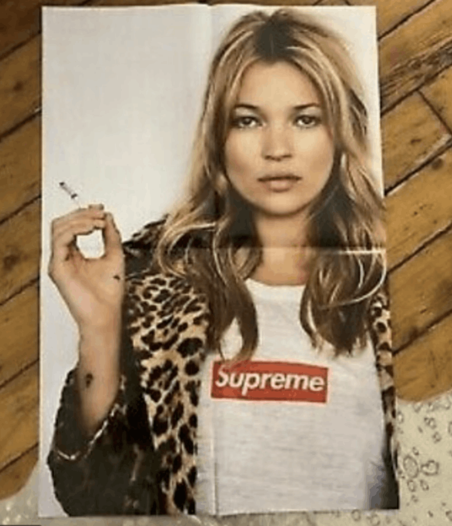 Sneeze Magazine × Supreme Sneeze Magazine issue 15 w/ Kate Moss
