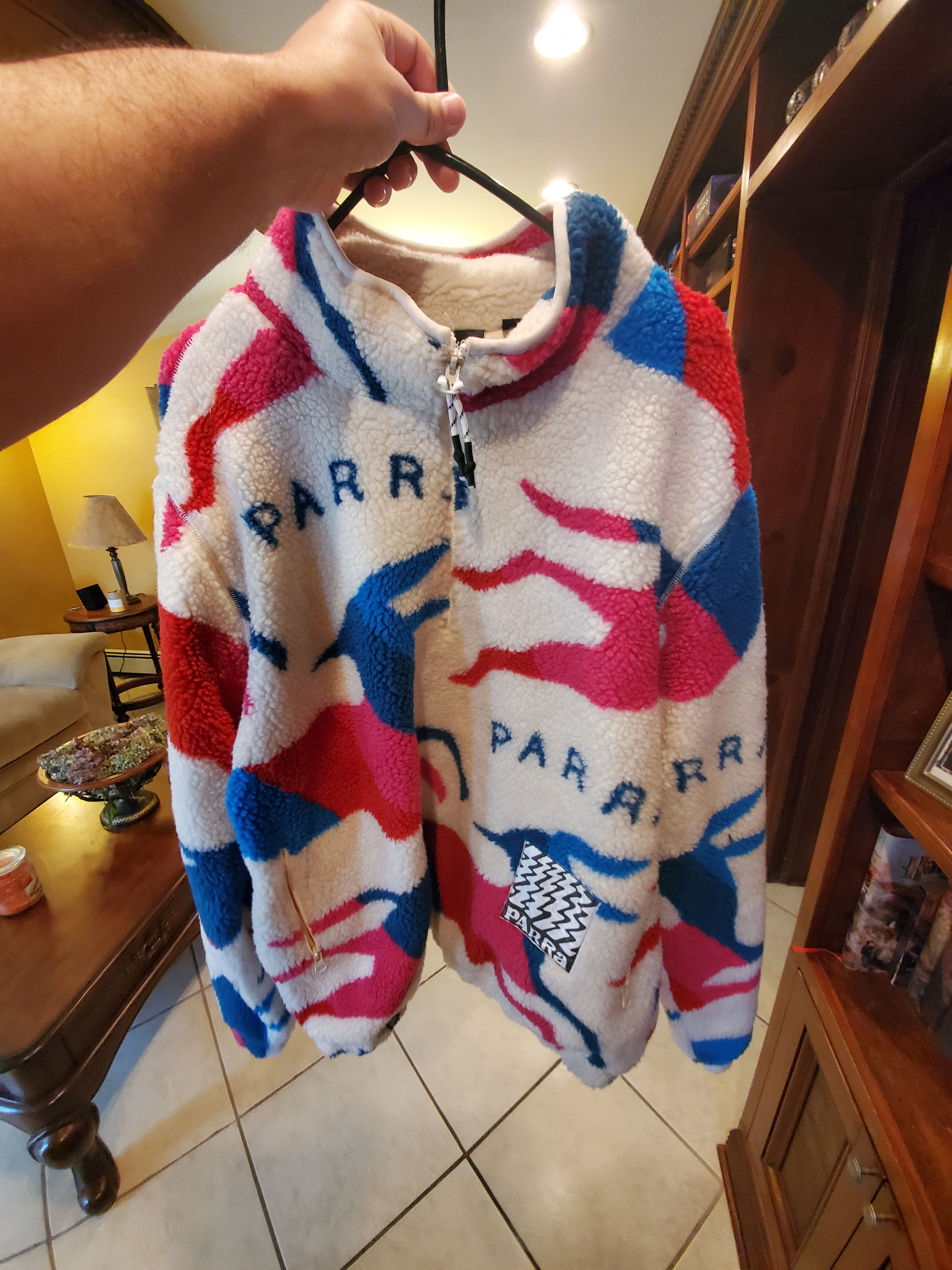 By parra jumping foxes sherpa online fleece