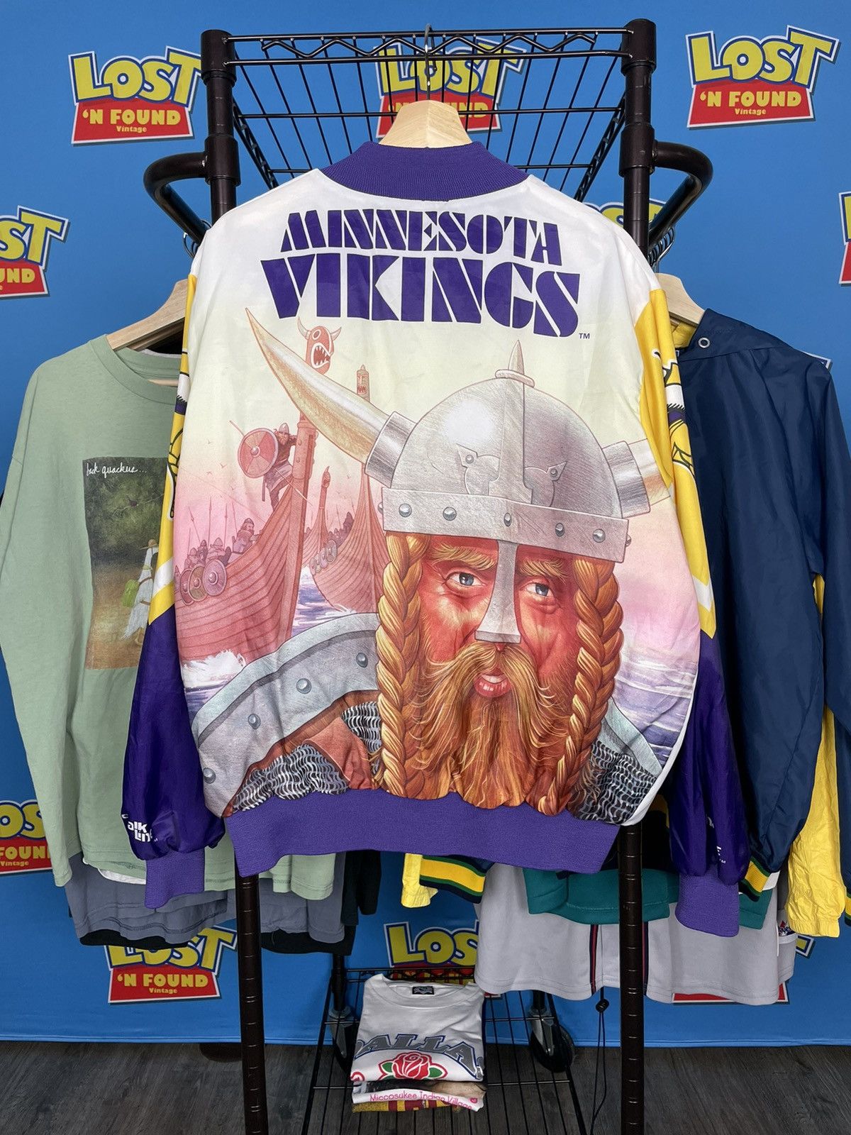 1990's MINNESOTA VIKINGS CAMPRI TEAMLINE FANIMATION JACKET L - Classic  American Sports