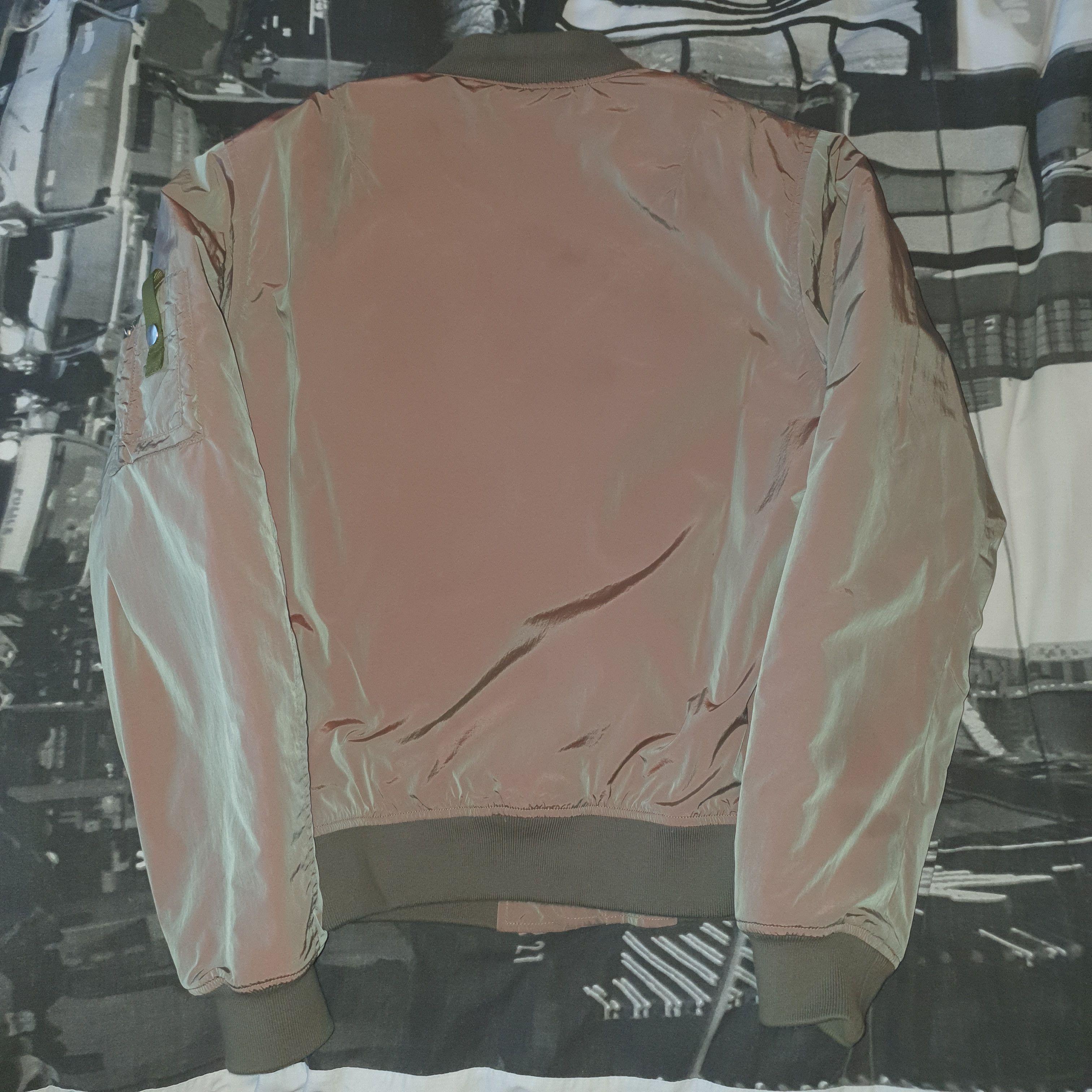John Elliott John Elliott pre-SS'19 Iridescent Bogota Bomber Jacket Size US M / EU 48-50 / 2 - 2 Thumbnail