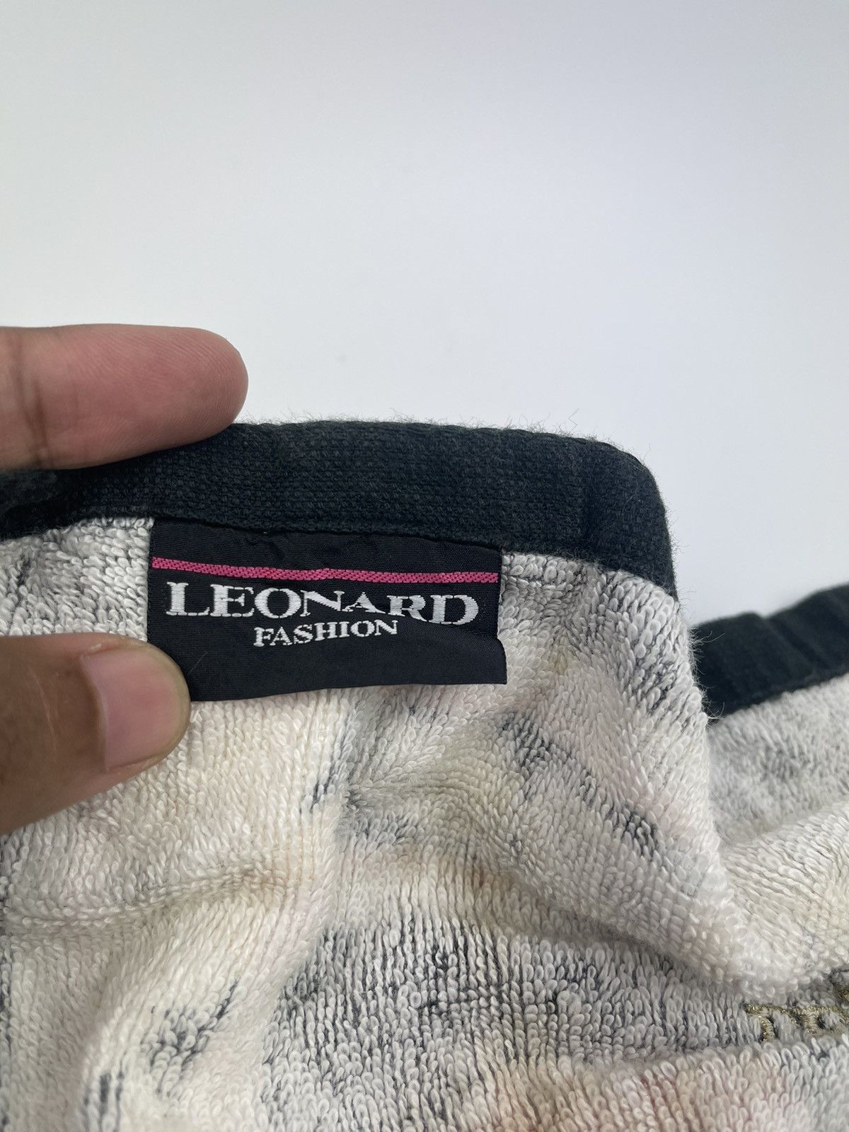 Japanese Brand RARE LEORNAD HAND TOWEL Size ONE SIZE - 3 Thumbnail