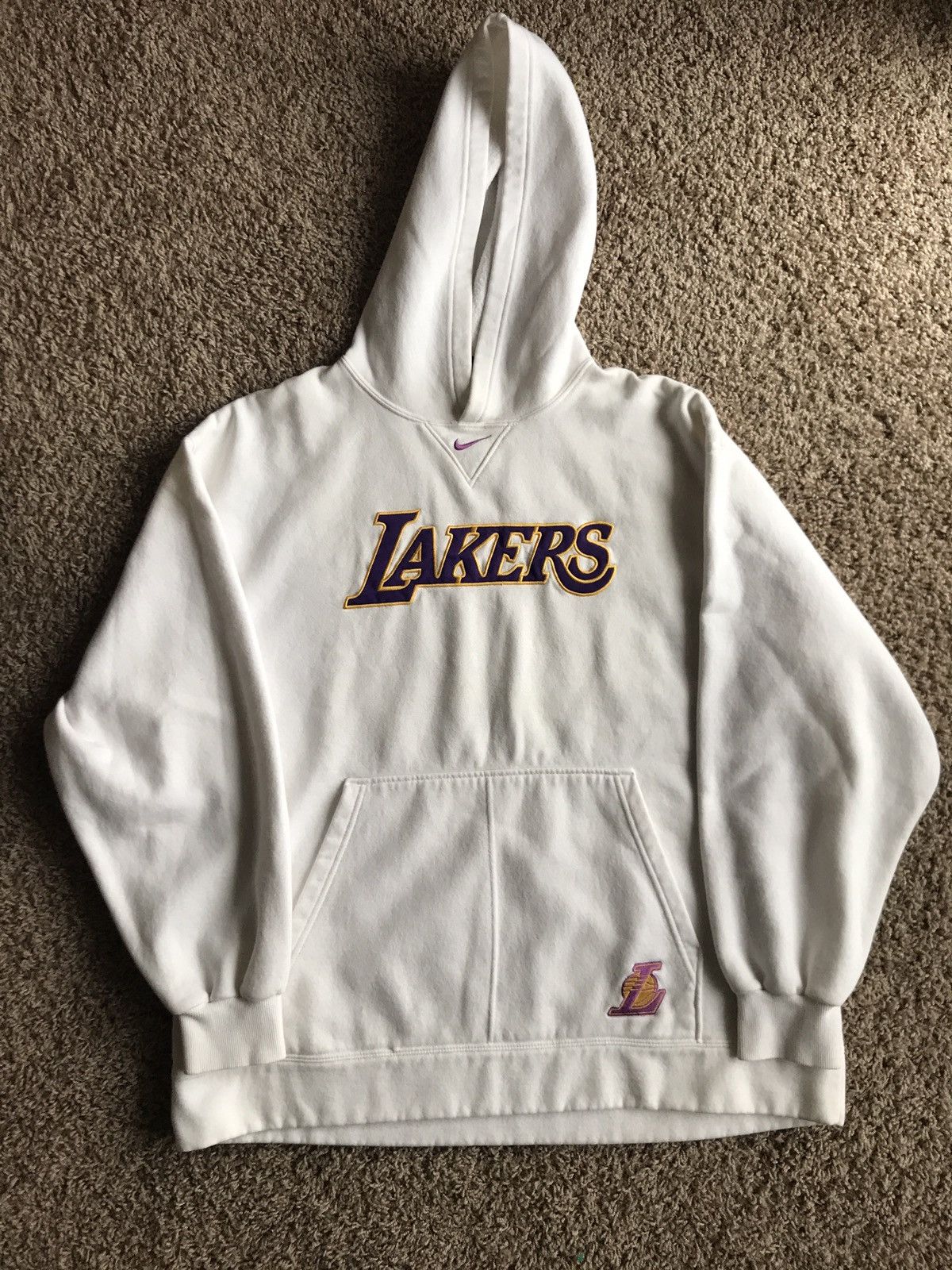 vintage 2000’s lakers nike center check hoodie