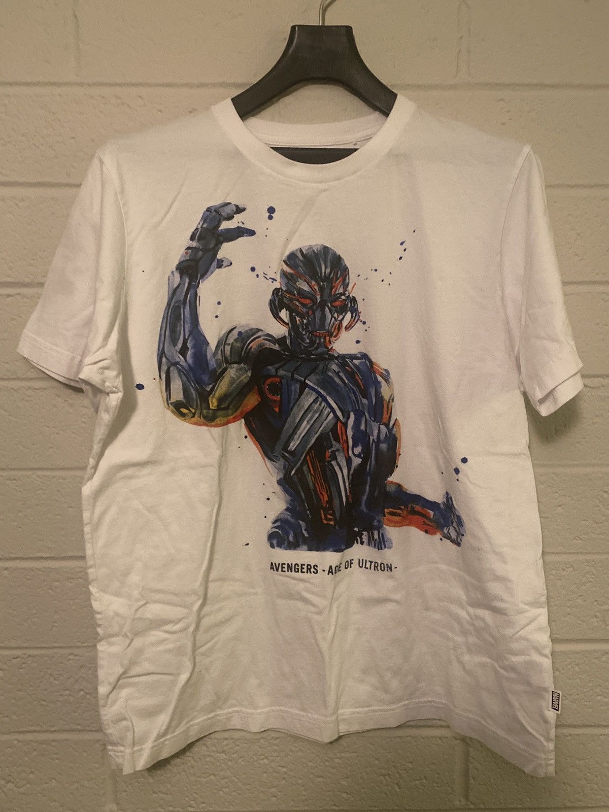 Marvel Comics × Uniqlo Uniqlo Avengers Age of Ultron white tee Size US L / EU 52-54 / 3 - 1 Thumbnail