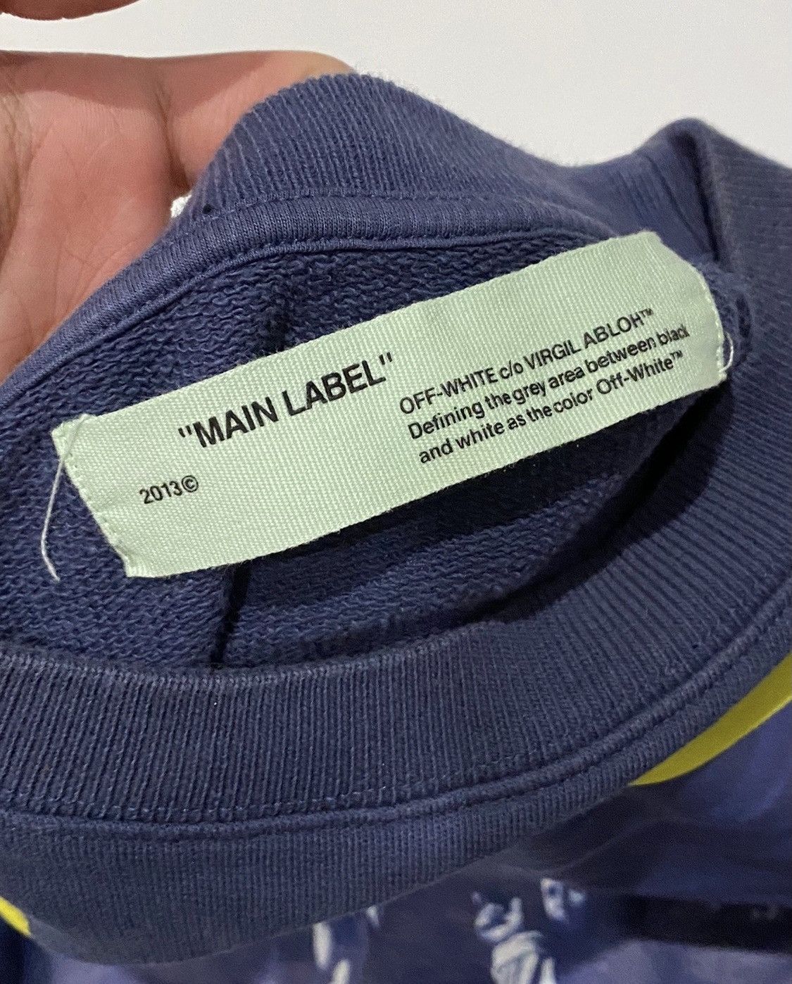 Off-White Caravaggio crewneck Size US S / EU 44-46 / 1 - 3 Thumbnail