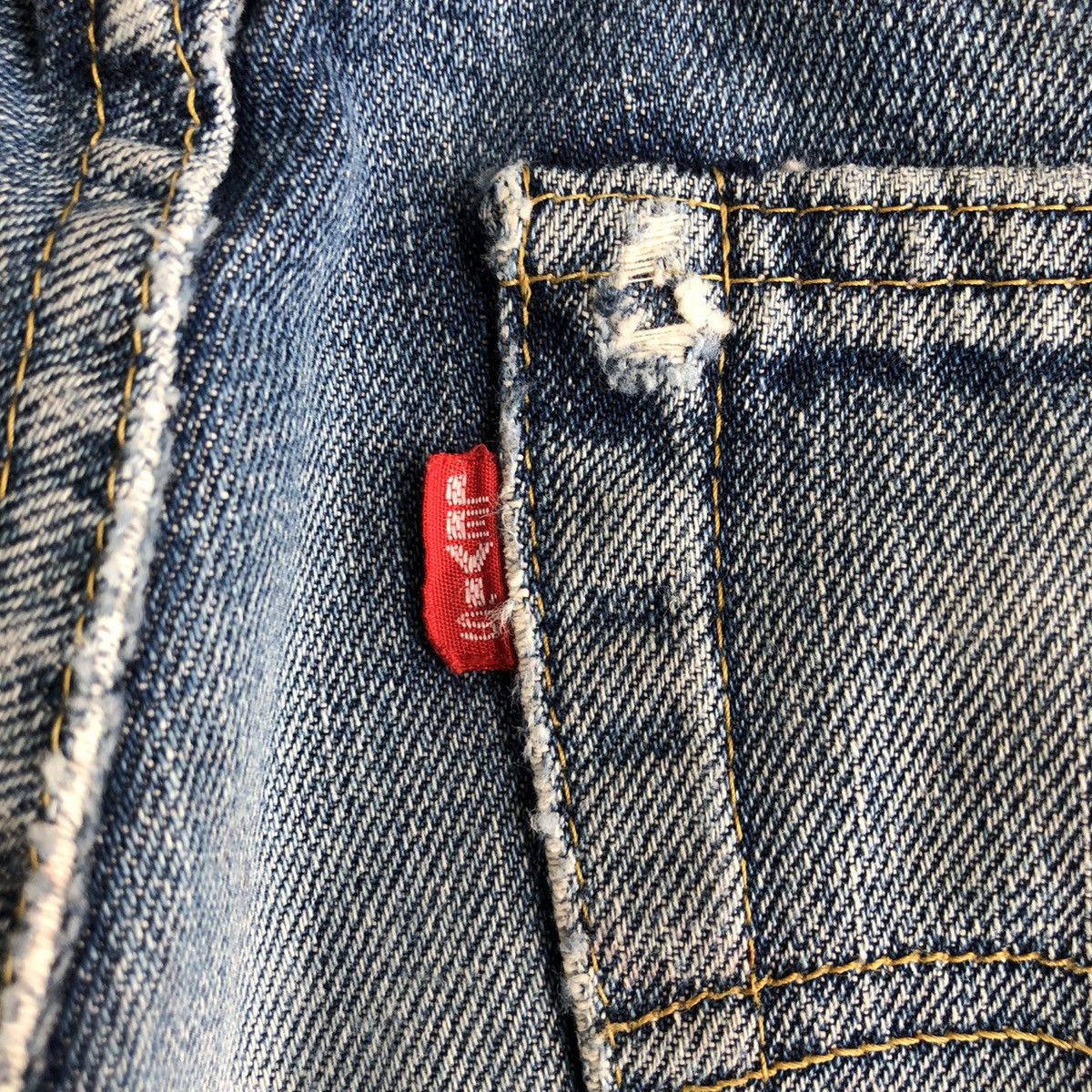 Vintage Levis 702 Big E Selvedge Shortpant Jeans