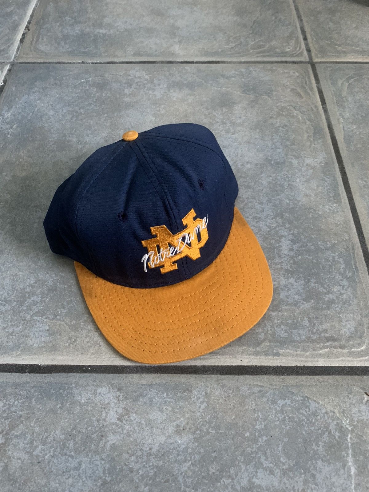 New Era × Starter × Vintage 90’s Notre Dame vintage SnapBack Size ONE SIZE - 1 Thumbnail