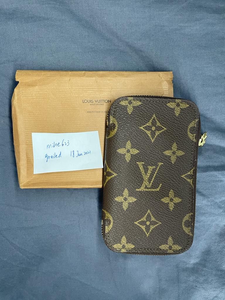 Louis Vuitton Vintage Louis Vuitton Monogram Canvas Zip 6 Key Holder Size ONE SIZE - 8 Thumbnail