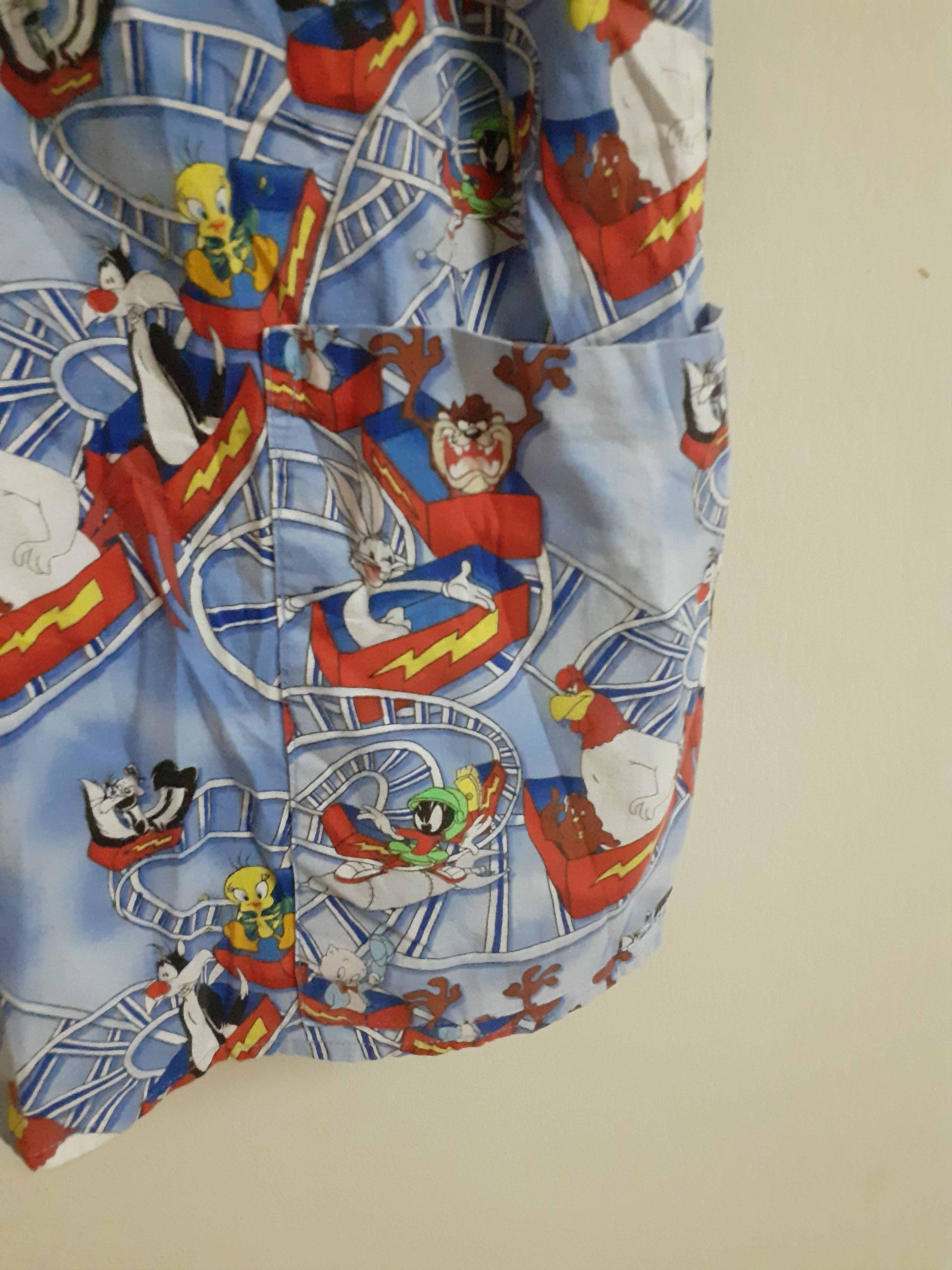 Other Very Nice Looney Tunes Full Print V Neck T Shirt Size US XL / EU 56 / 4 - 3 Thumbnail