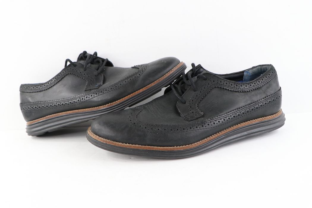 Skechers store wingtip shoes