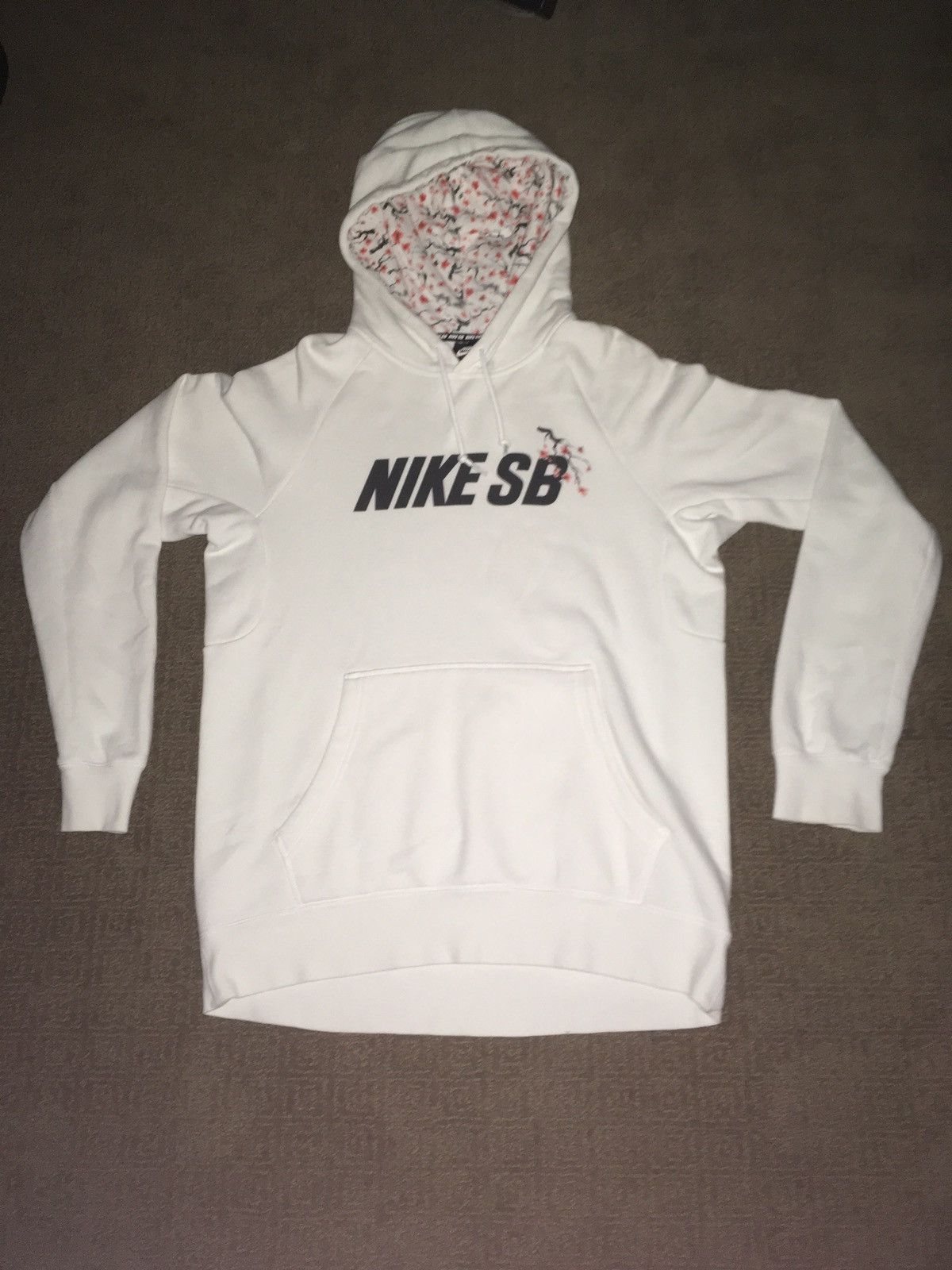 Nike sb cherry online blossom hoodie