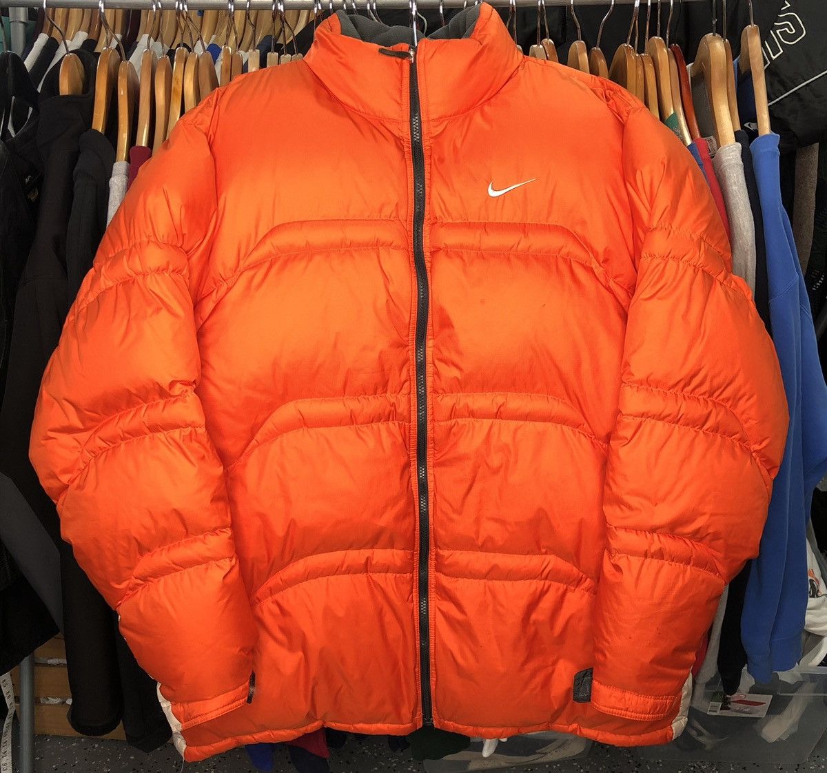 Nike orange puffer jacket sales