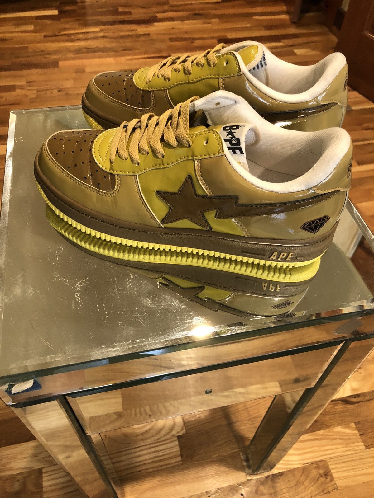 Gold bapesta shop