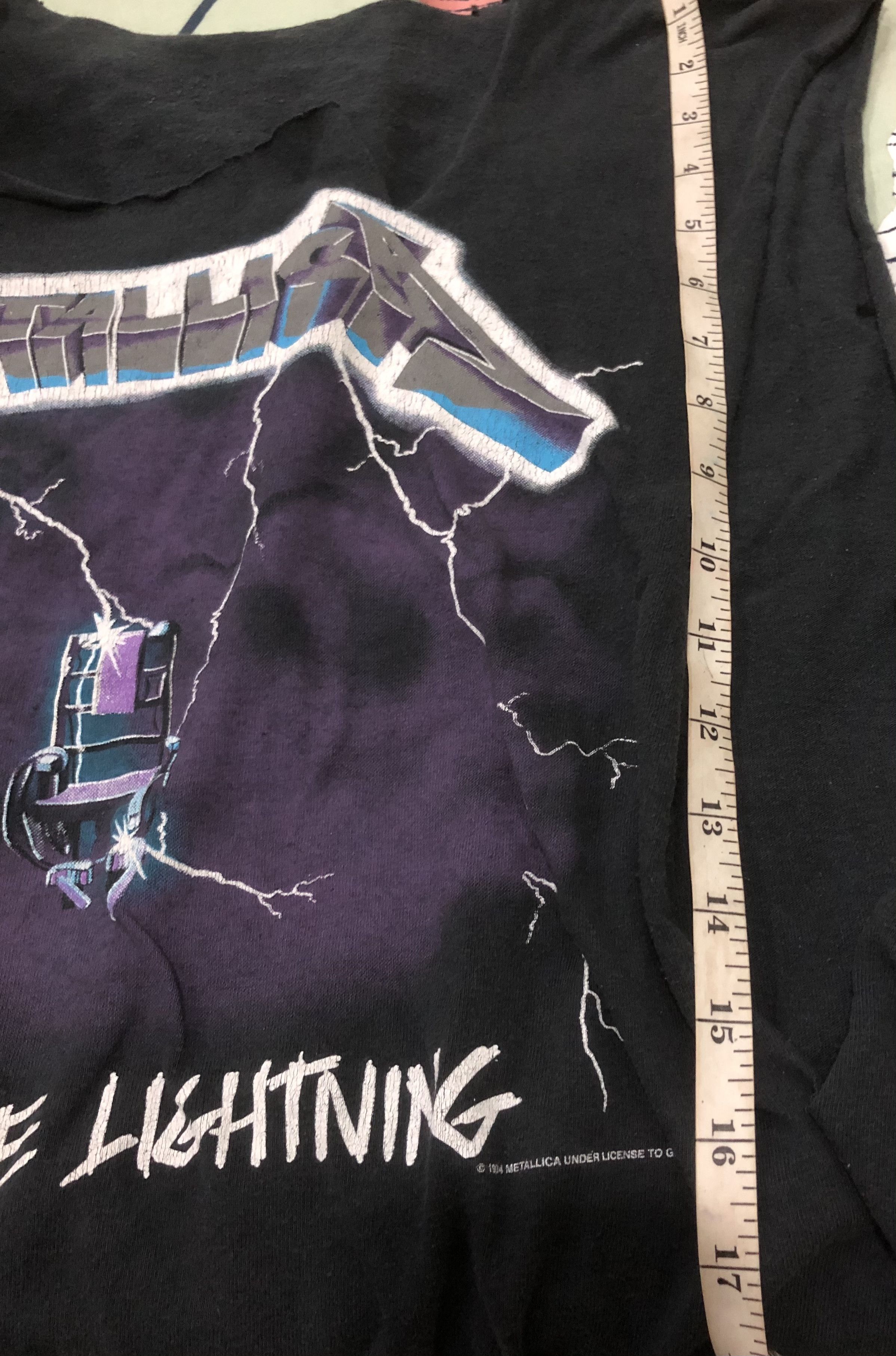 Vintage Vintage Rare Distressed/Very Worn 90s Metallica Tshirt Size US L / EU 52-54 / 3 - 6 Thumbnail
