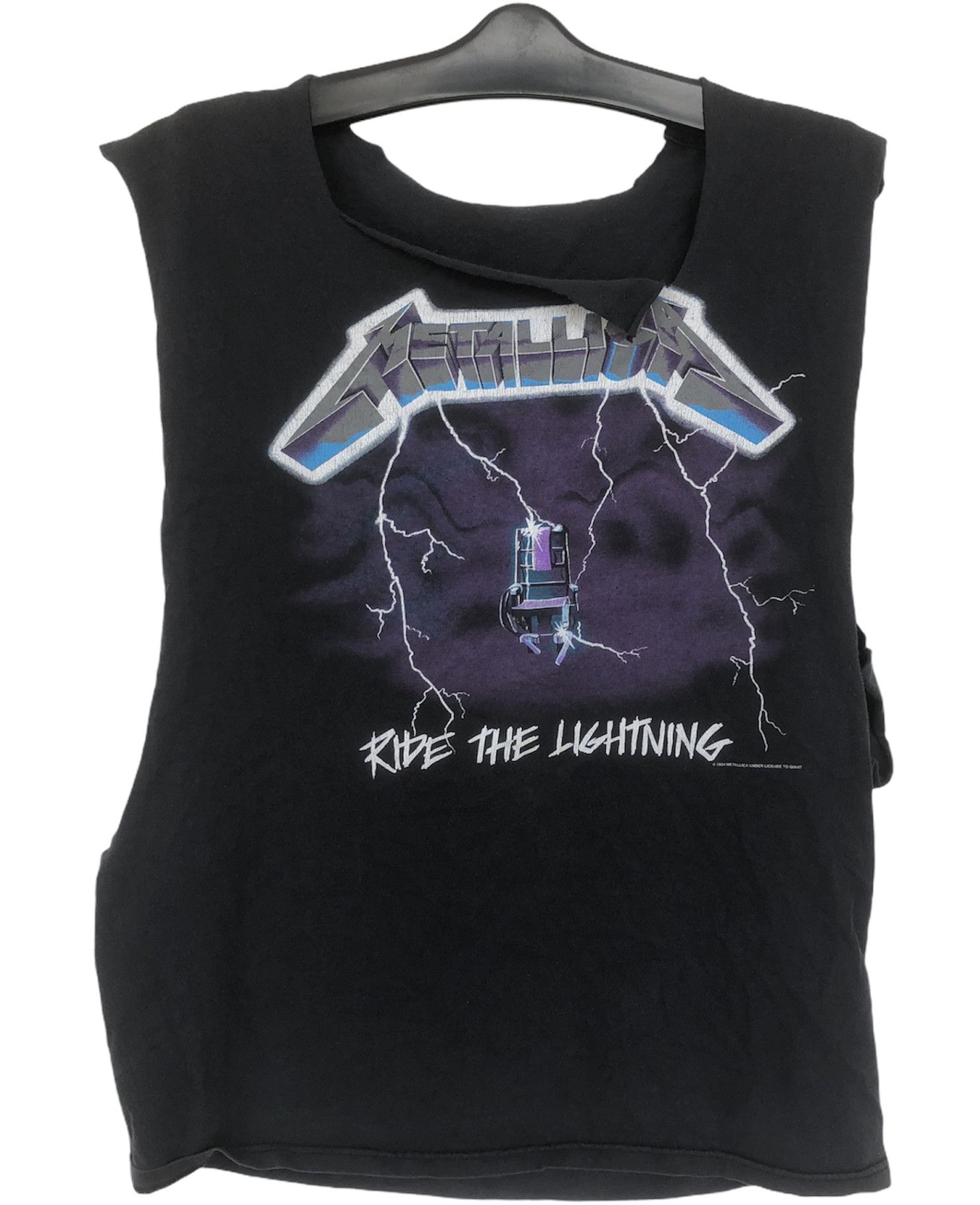 Vintage Vintage Rare Distressed/Very Worn 90s Metallica Tshirt Size US L / EU 52-54 / 3 - 1 Thumbnail