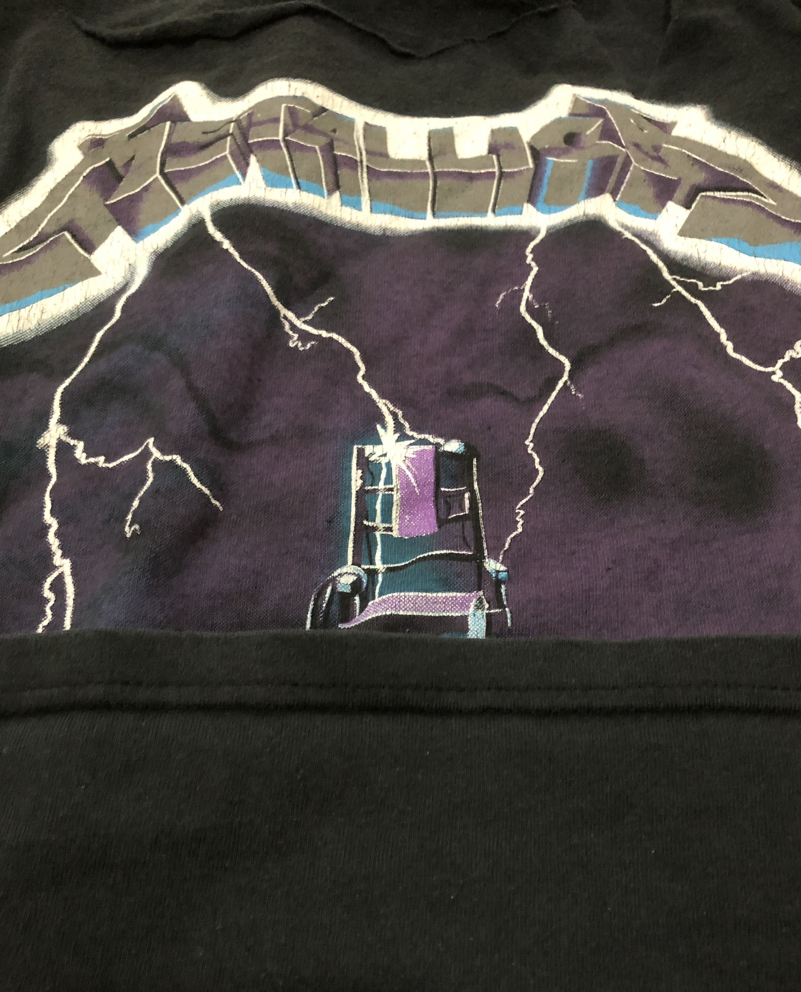 Vintage Vintage Rare Distressed/Very Worn 90s Metallica Tshirt Size US L / EU 52-54 / 3 - 4 Thumbnail