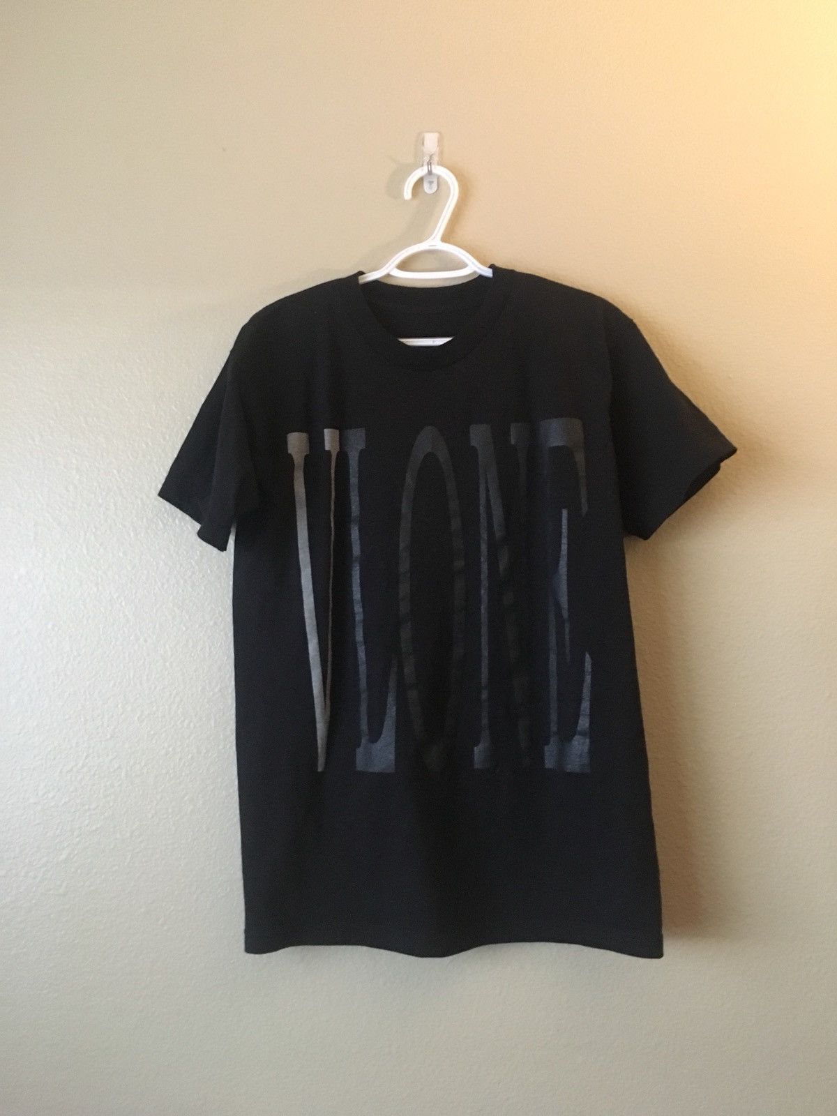 Vlone Vlone Friends reflective black V tee Size US M / EU 48-50 / 2 - 1 Thumbnail
