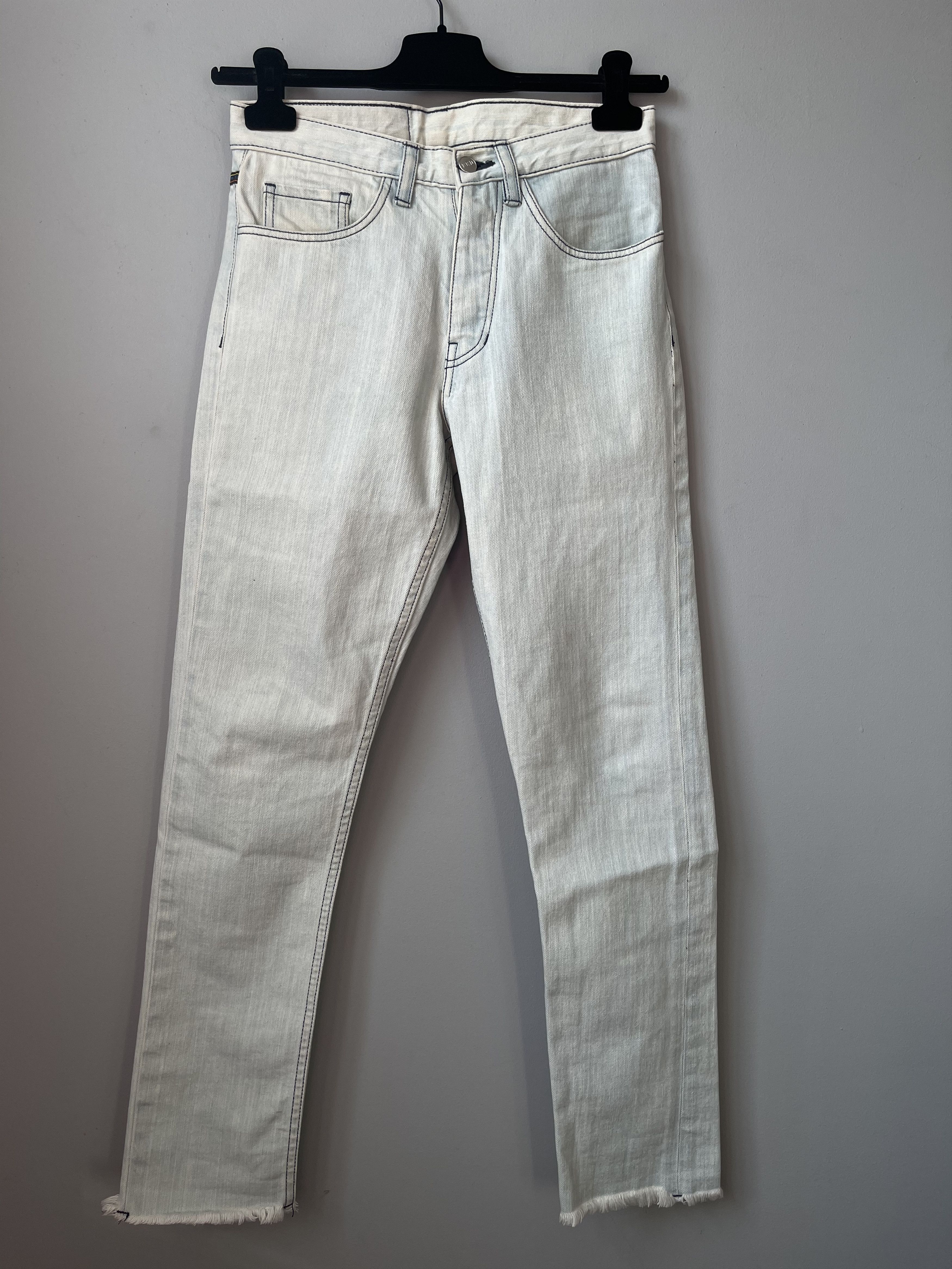 "Pret-A-Porter" Cropped Denim Jeans [29]